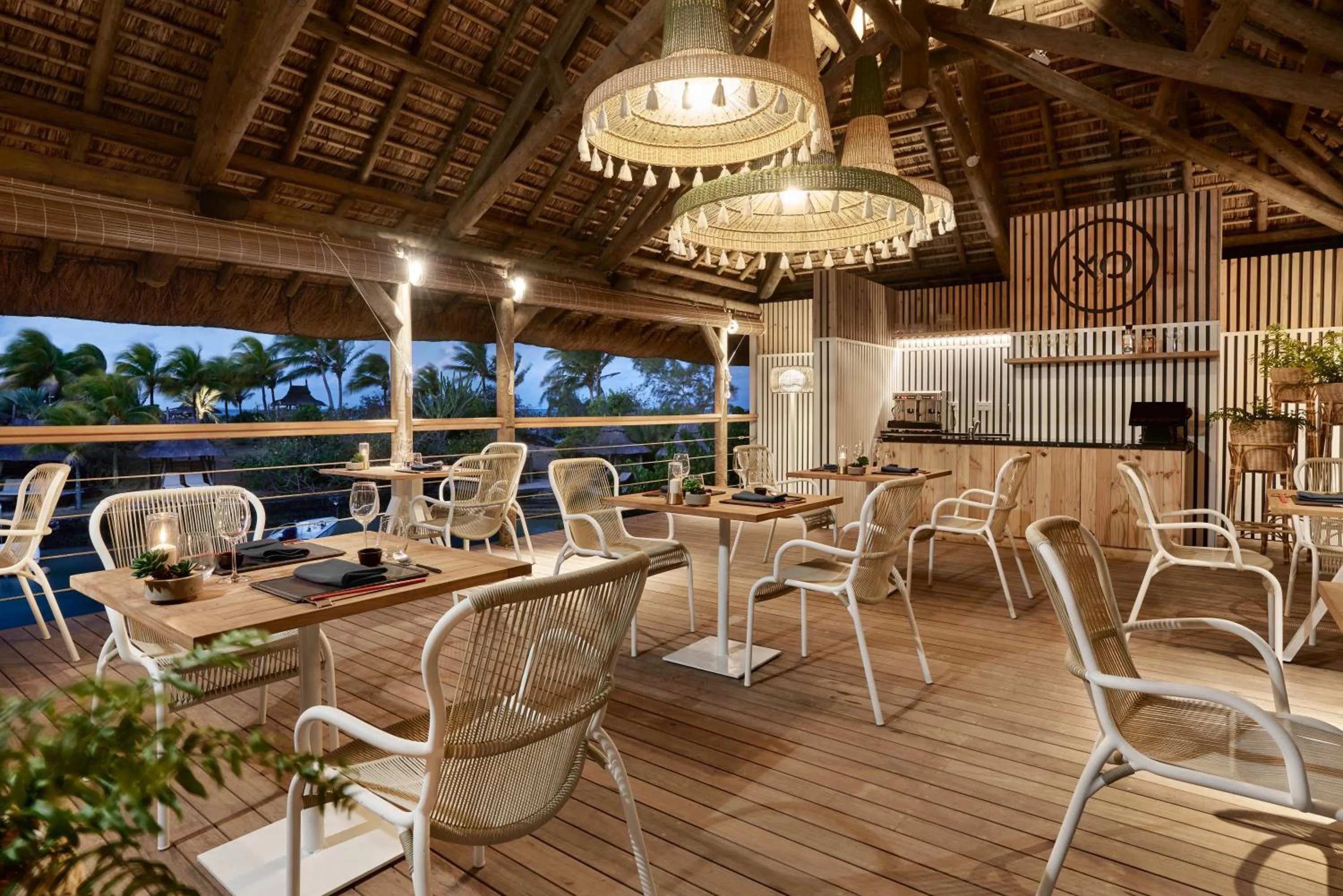 Restaurant/places to eat in Paradise Cove Boutique Hotel (Adults Only)