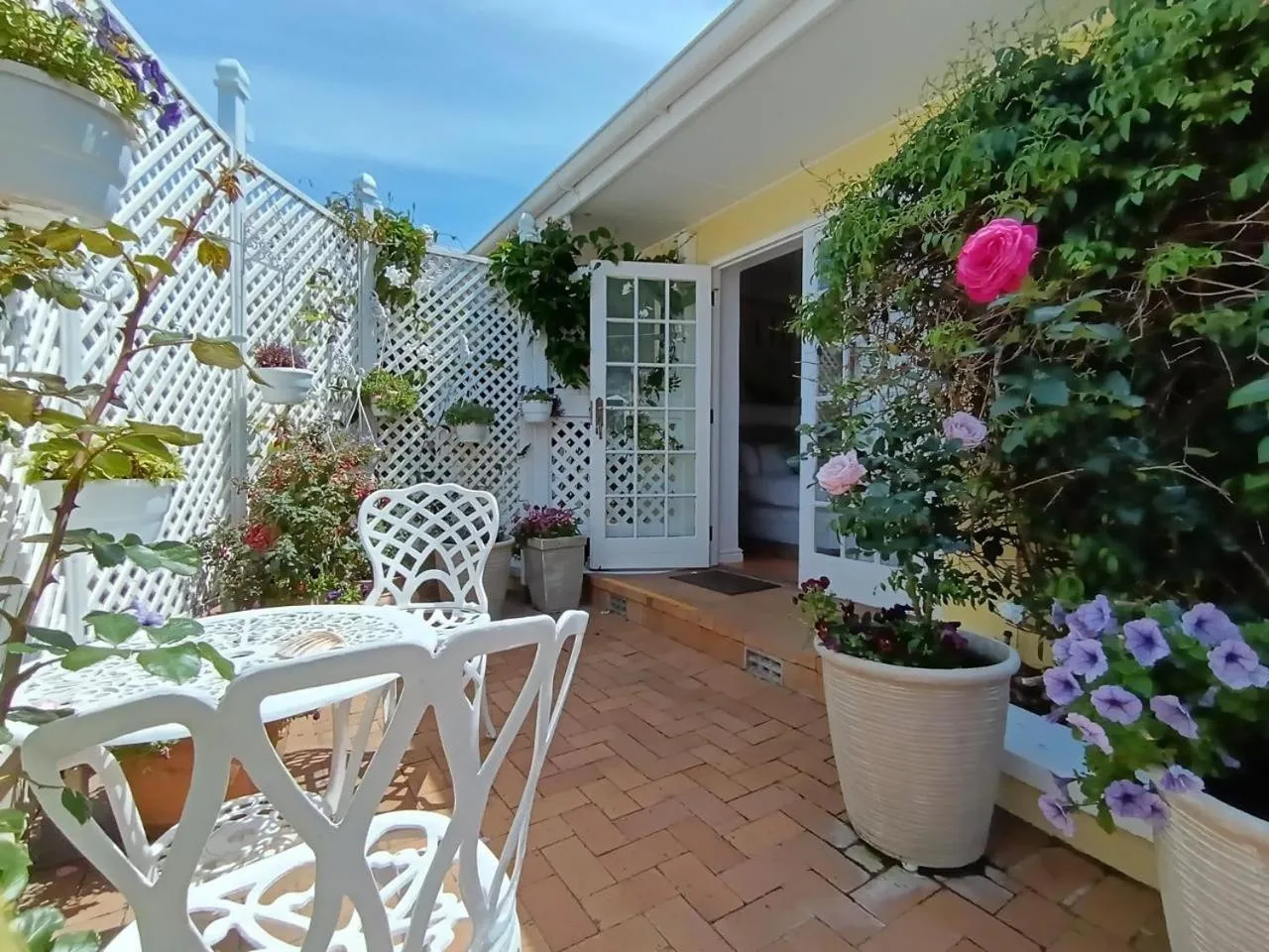 Seating area in On the Bay