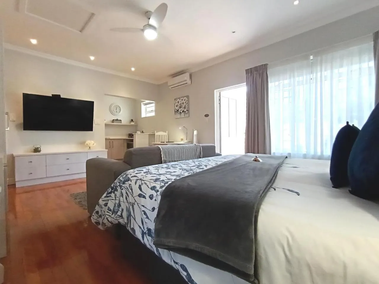 Photo of the whole room, Bed in On the Bay