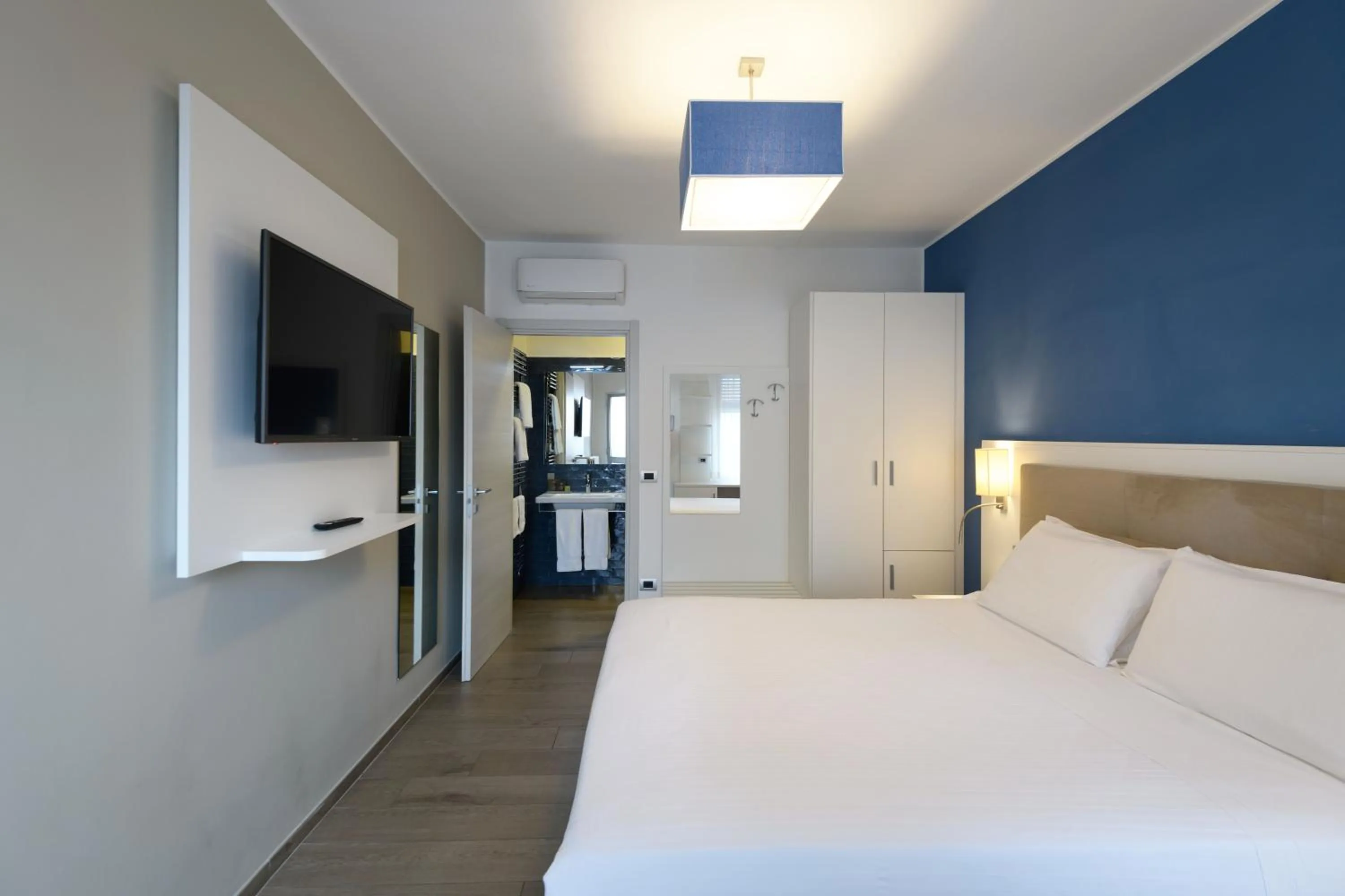 Bedroom, Bed in Hotel & Apartments Sasso