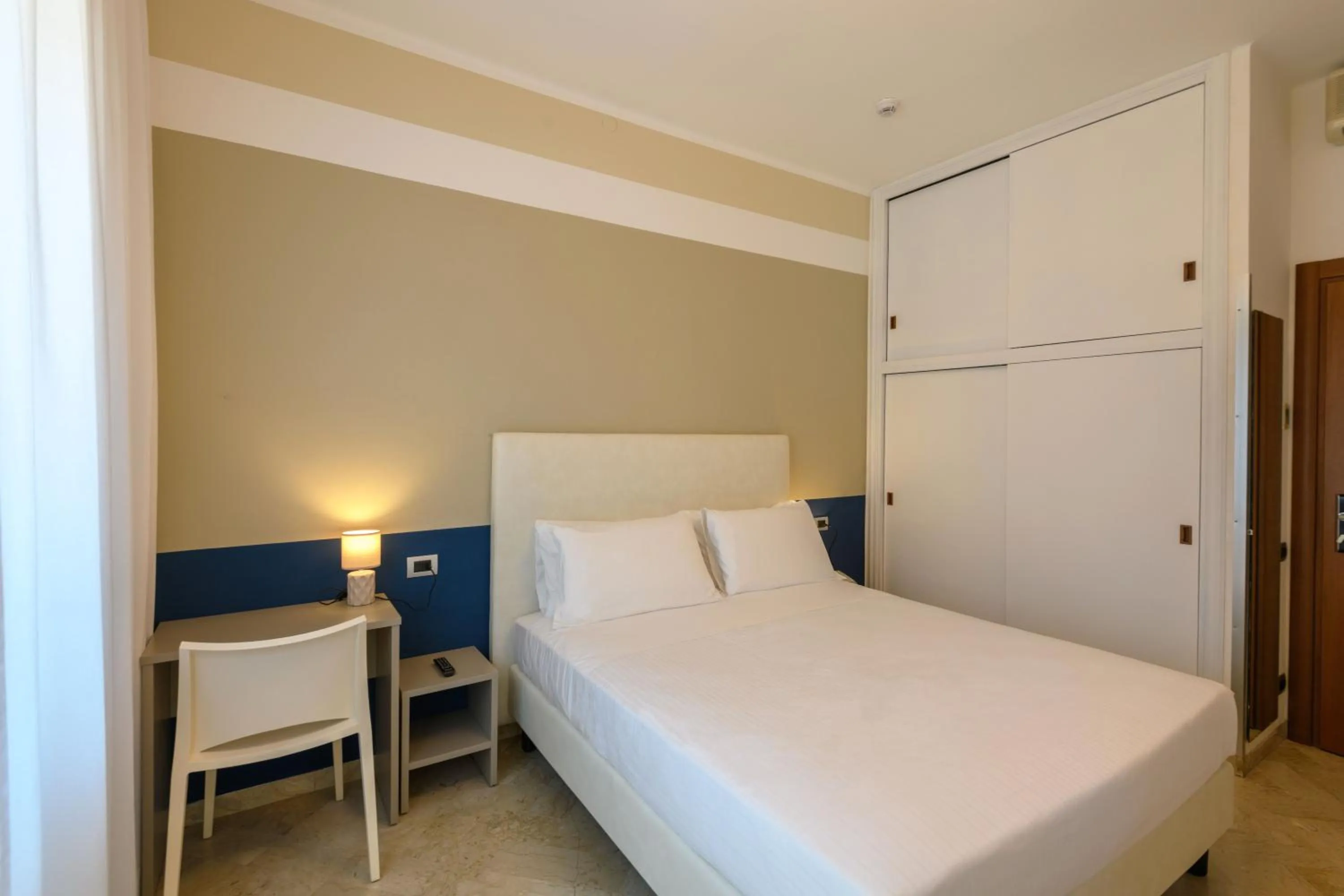 Bedroom, Bed in Hotel & Apartments Sasso