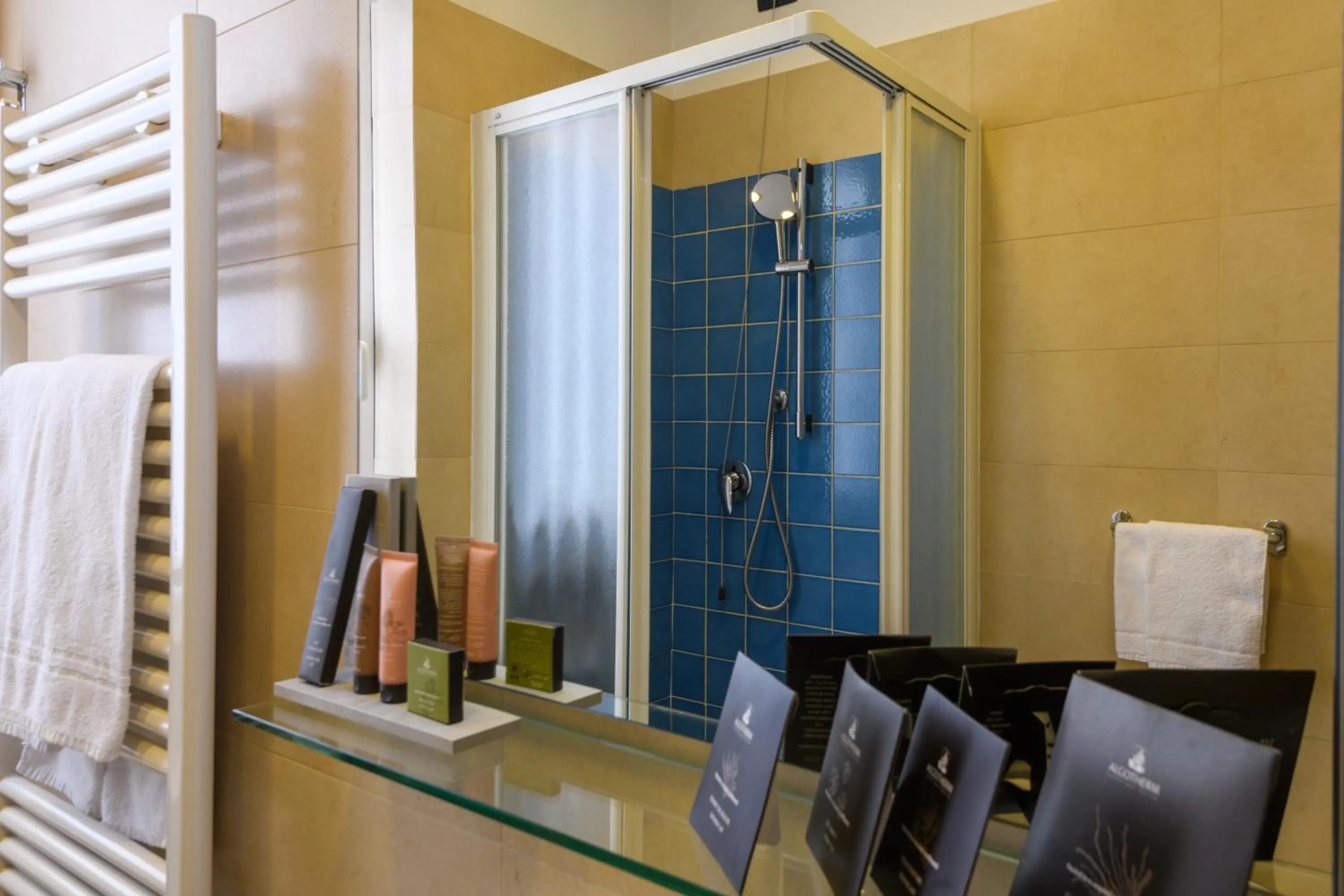 Bathroom in Hotel & Apartments Sasso