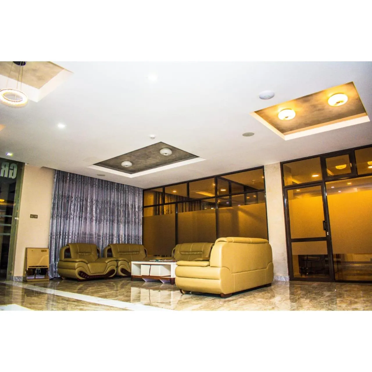 Grand Winston Hotel