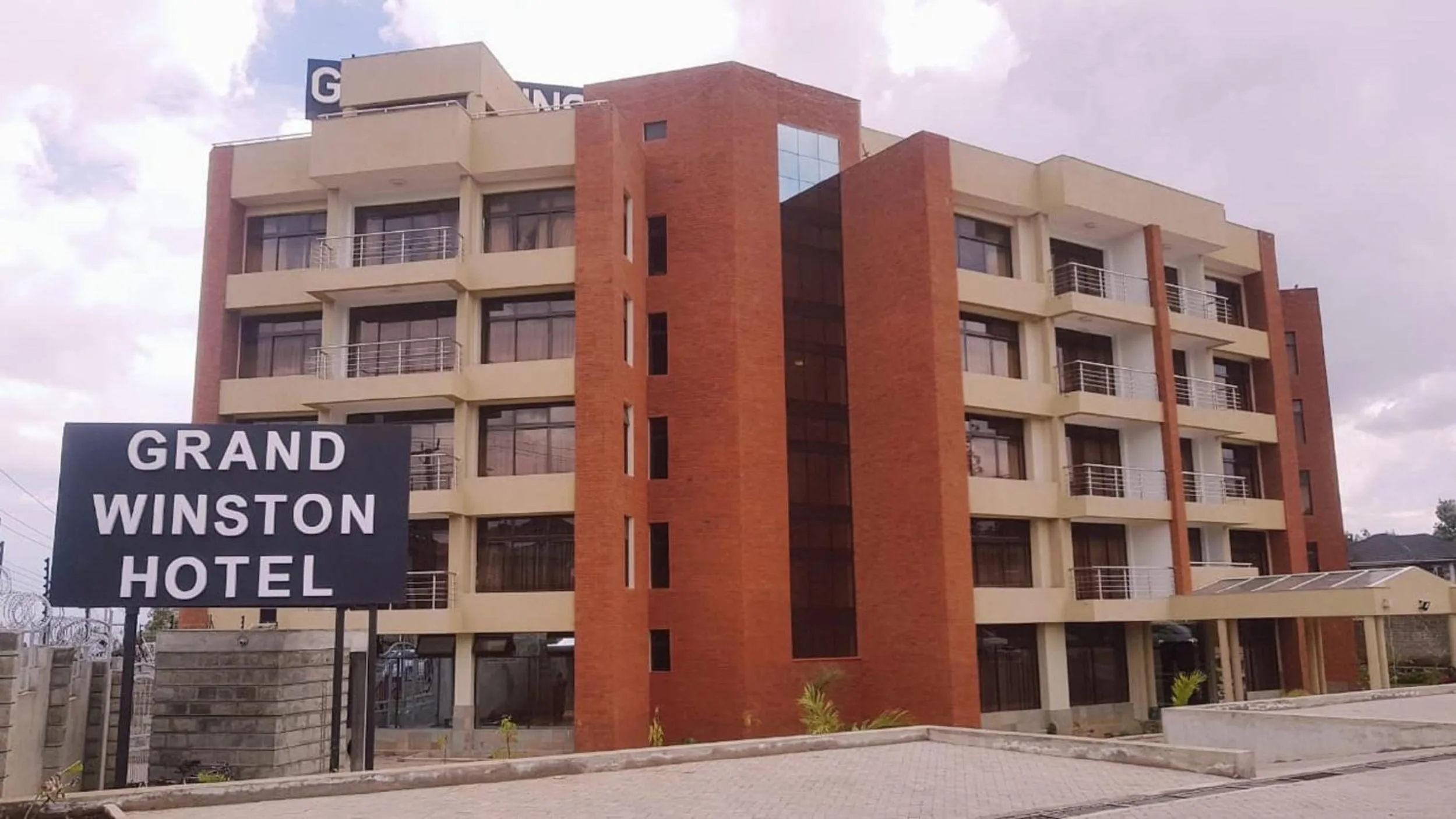 Grand Winston Hotel