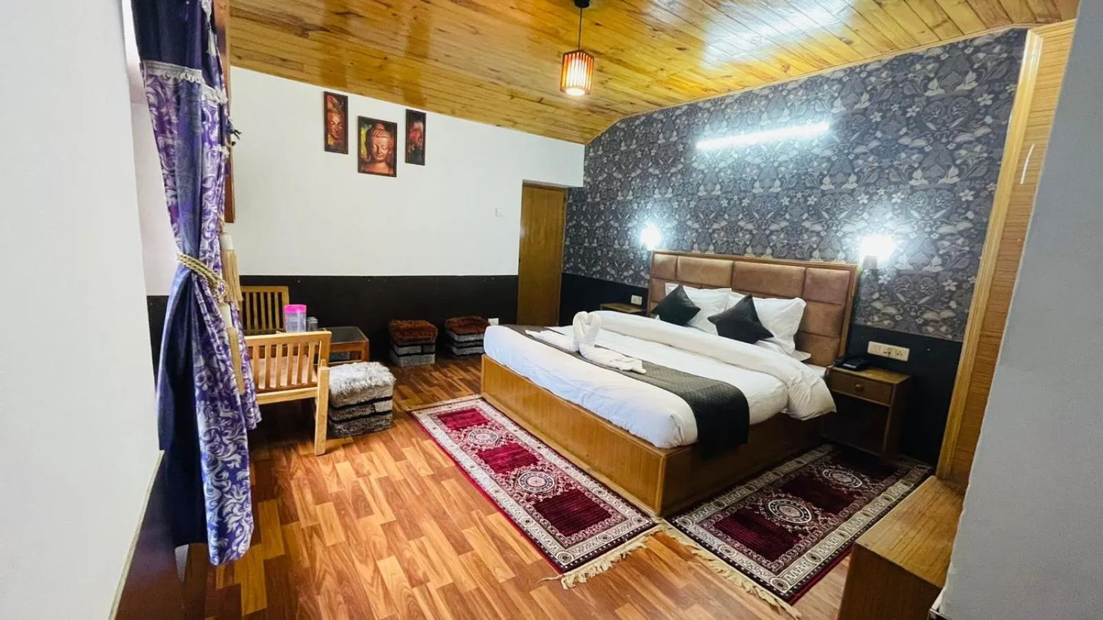 Photo of the whole room, Bed in Hotel Hilltop At Mall Road Manali With Open Terrace