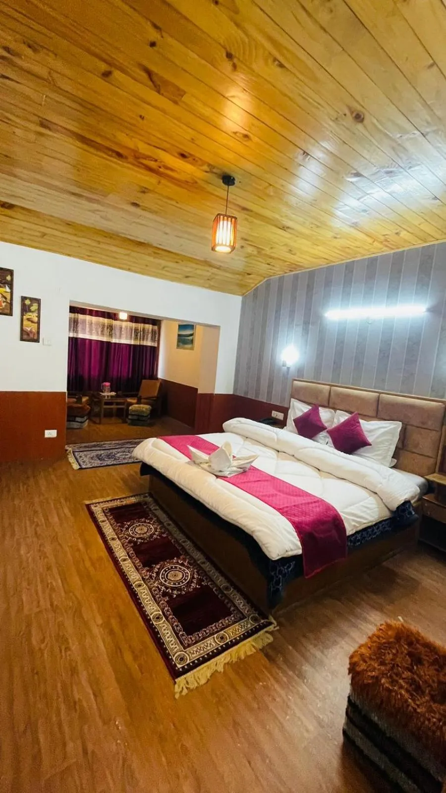Bedroom, Bed in Hotel Hilltop At Mall Road Manali With Open Terrace