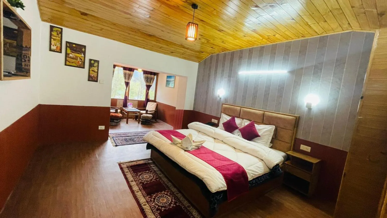 Bedroom, Bed in Hotel Hilltop At Mall Road Manali With Open Terrace