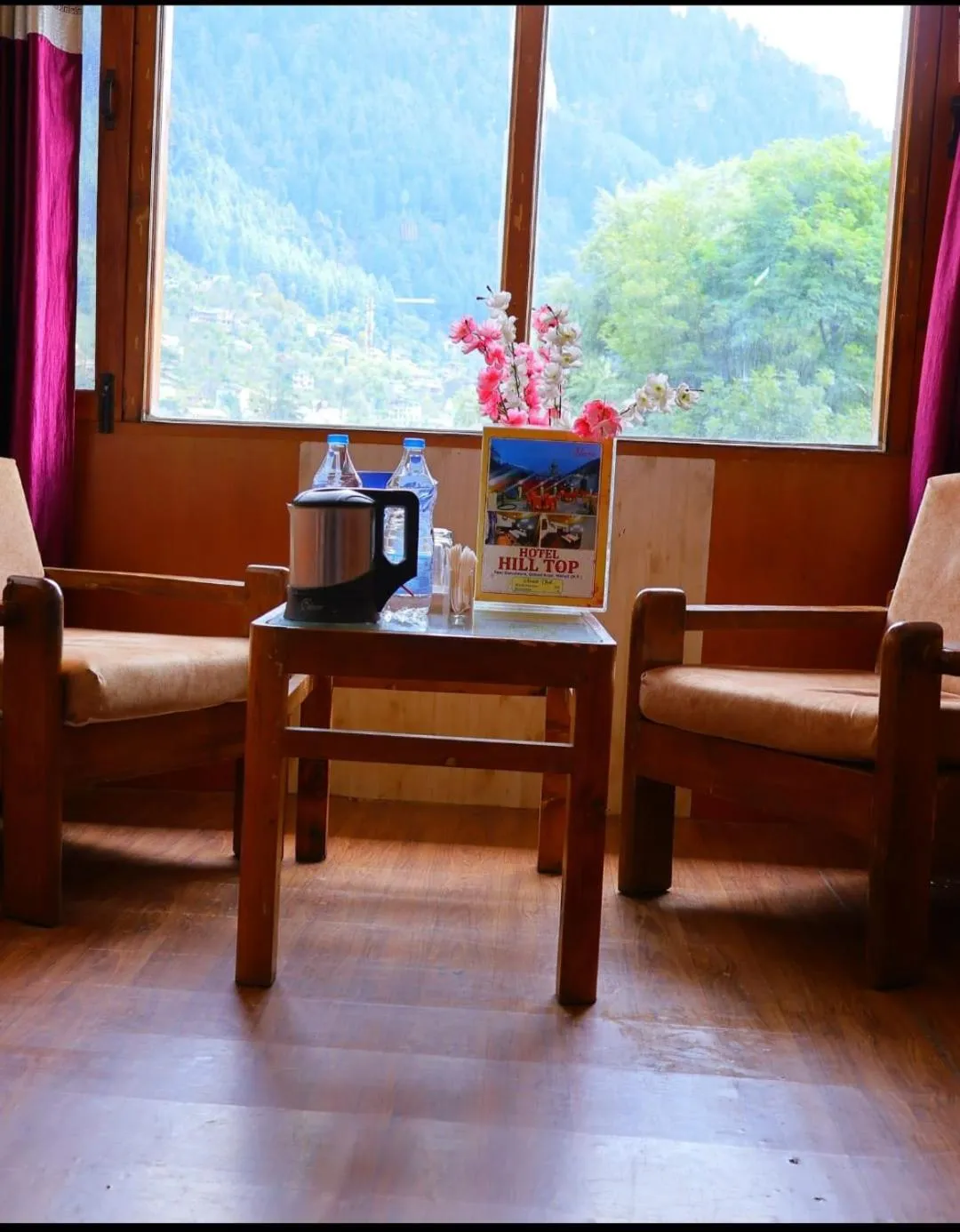 Hotel Hilltop At Mall Road Manali With Open Terrace