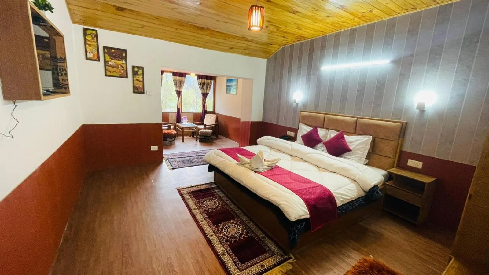 Bedroom, Bed in Hotel Hilltop At Mall Road Manali With Open Terrace