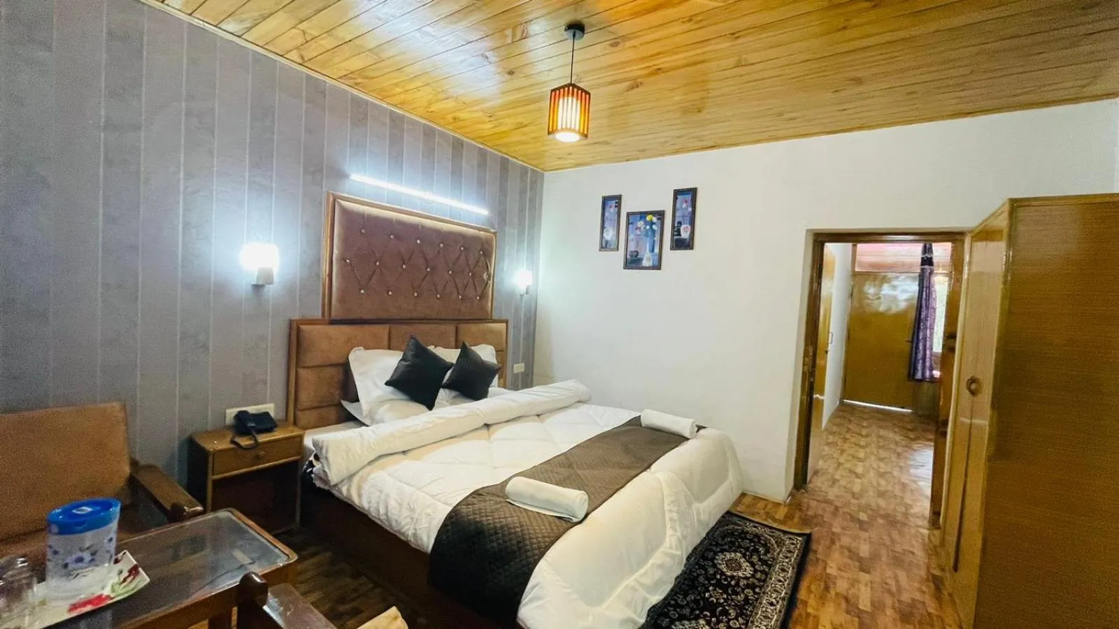 Bedroom, Bed in Hotel Hilltop At Mall Road Manali With Open Terrace