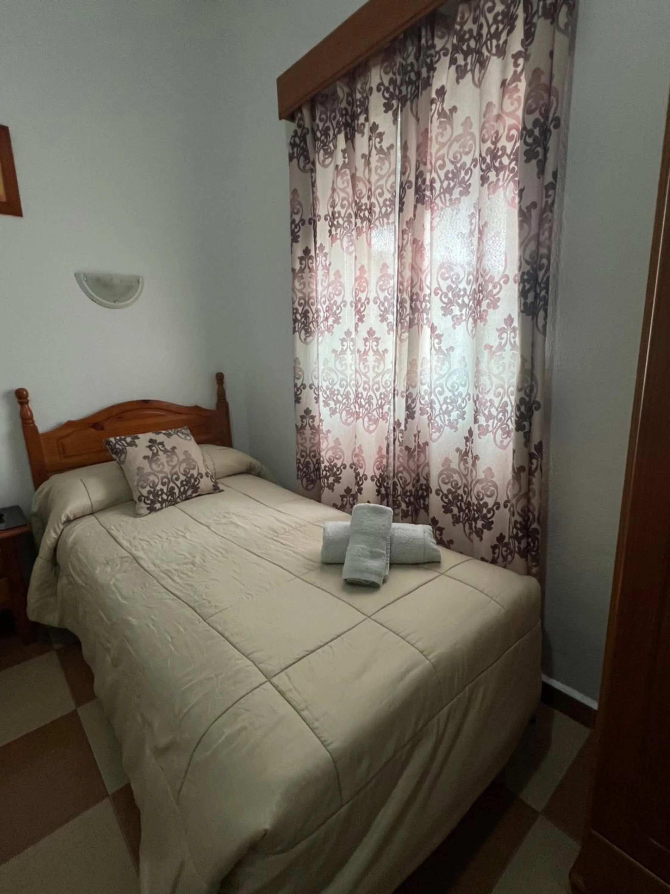 Bedroom, Bed in Hostal Andalucia de Arcos