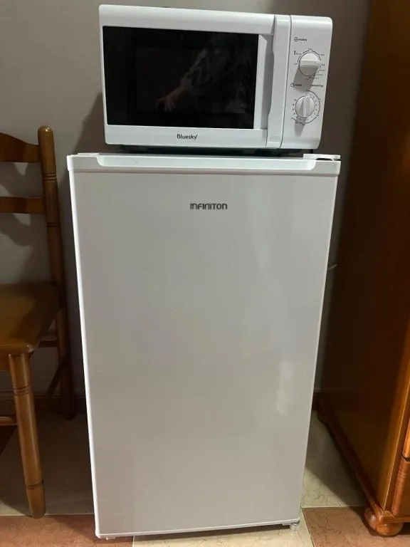 microwave in Hostal Andalucia de Arcos