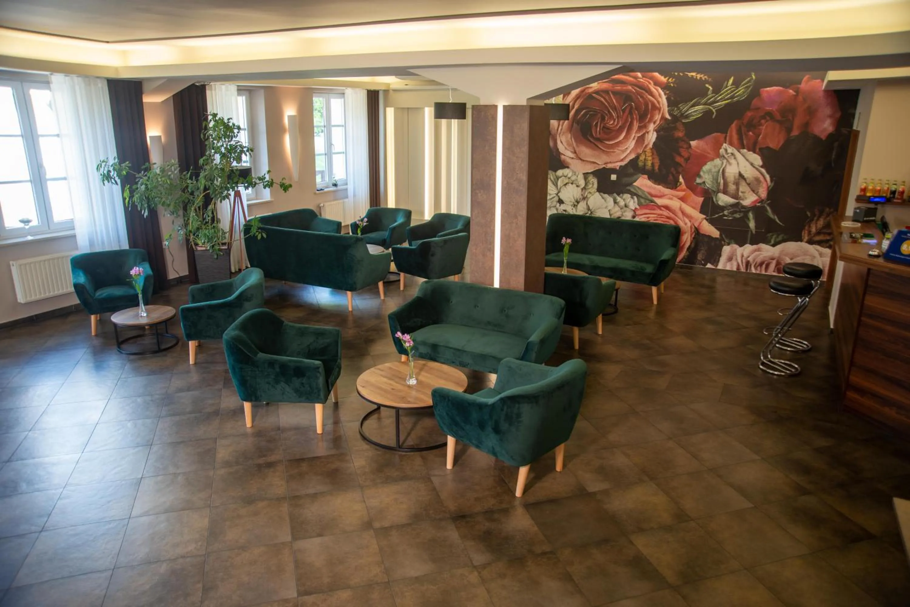 Restaurant/places to eat in Centrum Restauracyjno-Hotelowe Florres