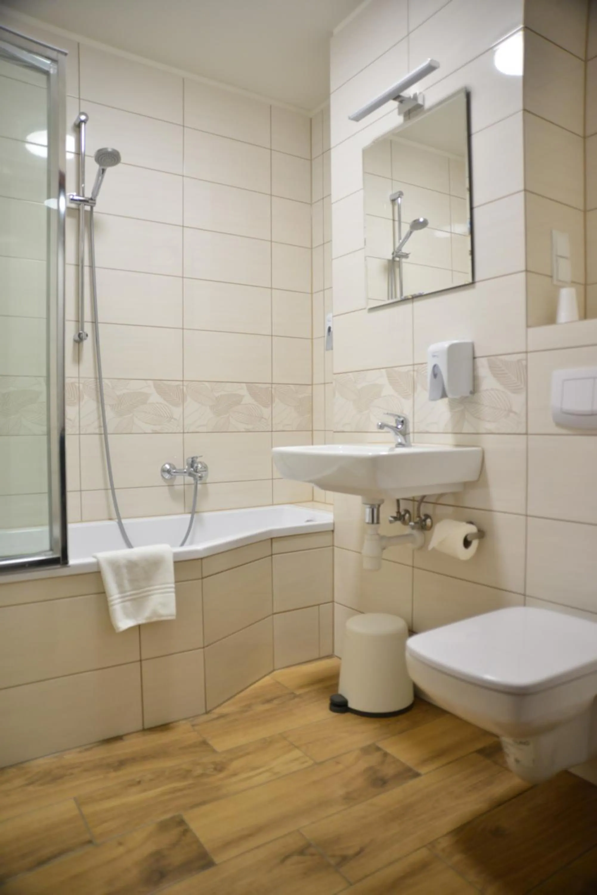 Bathroom in Centrum Restauracyjno-Hotelowe Florres