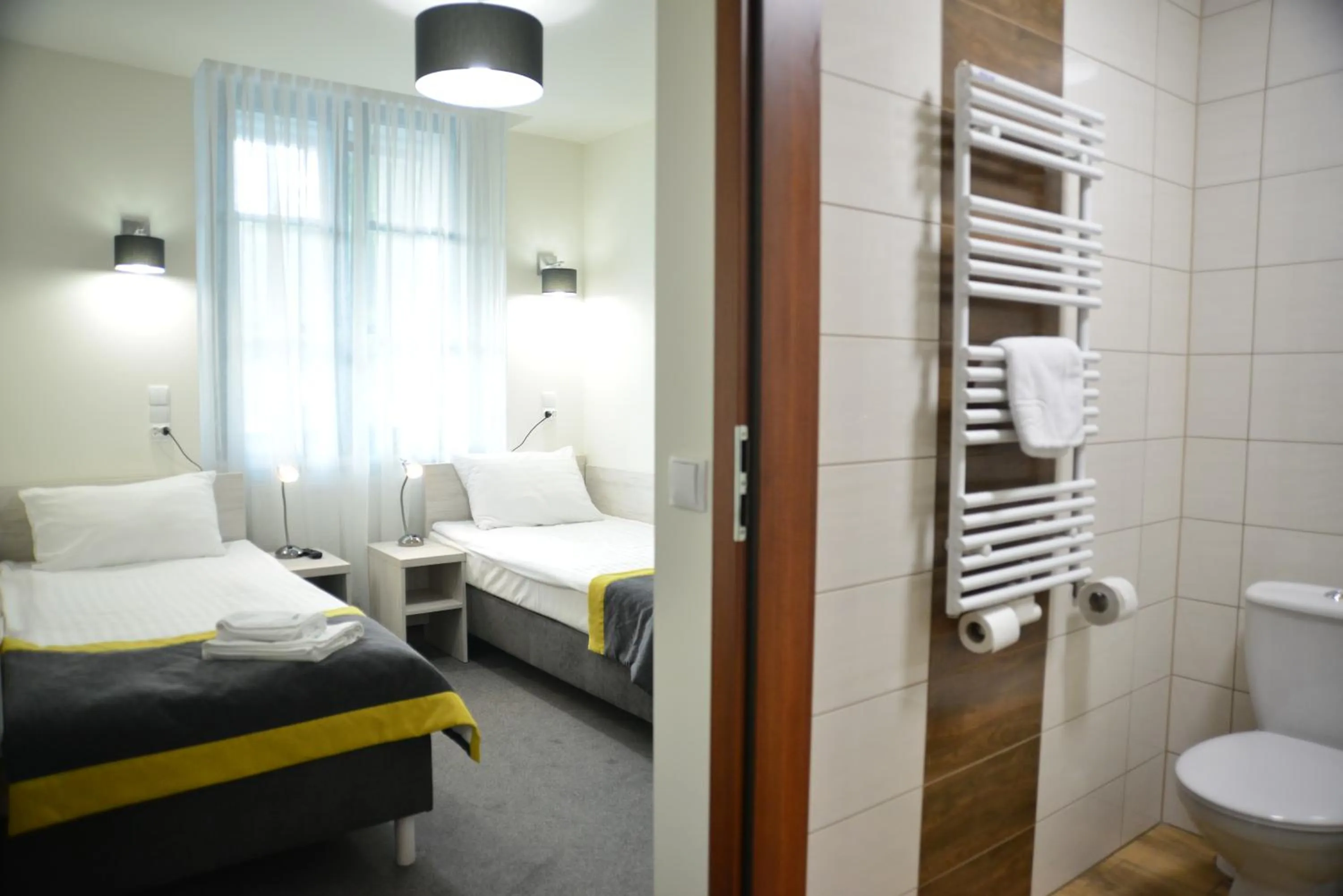 Toilet, Bed in Centrum Restauracyjno-Hotelowe Florres