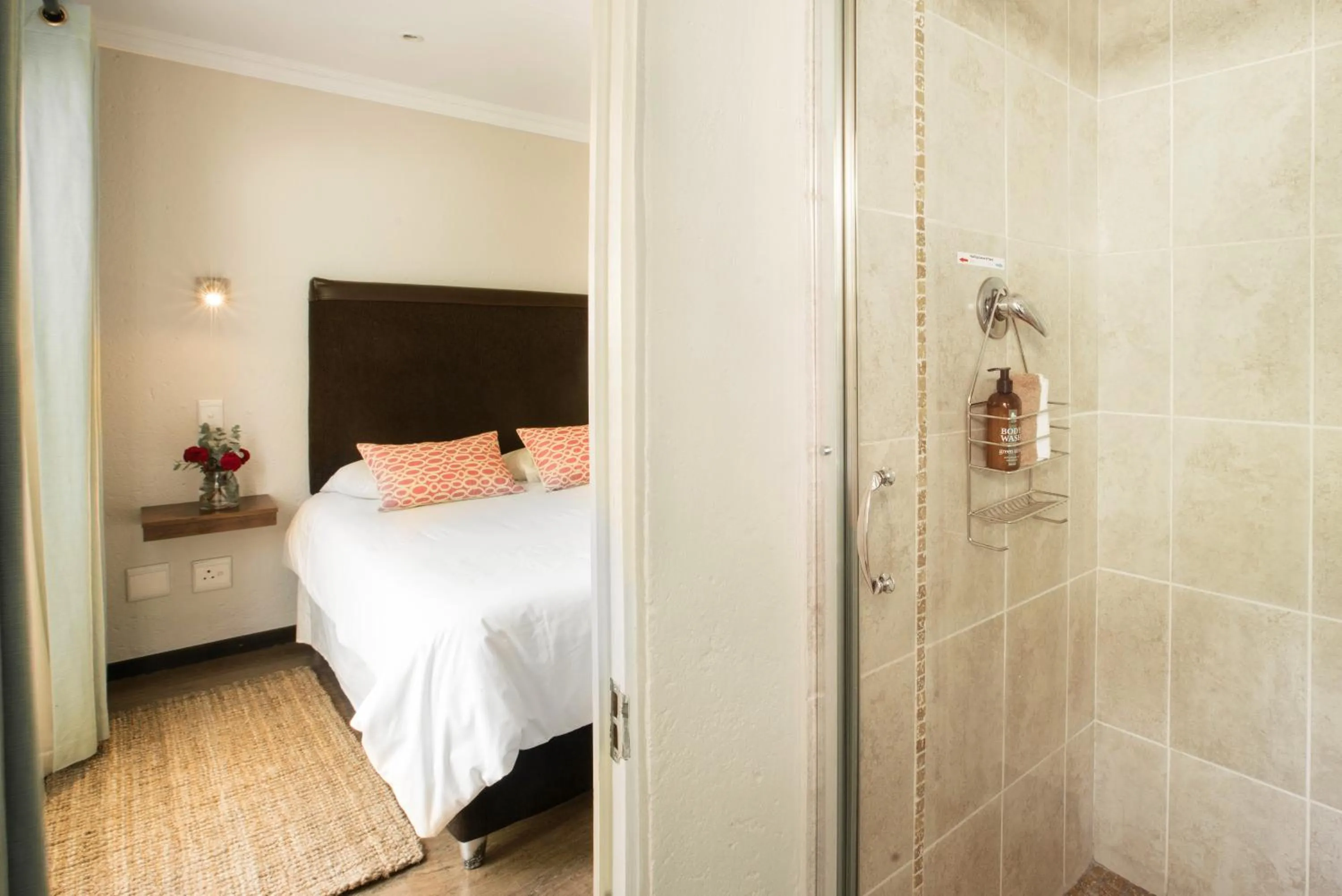 Other, Bed in Sandton Slippers