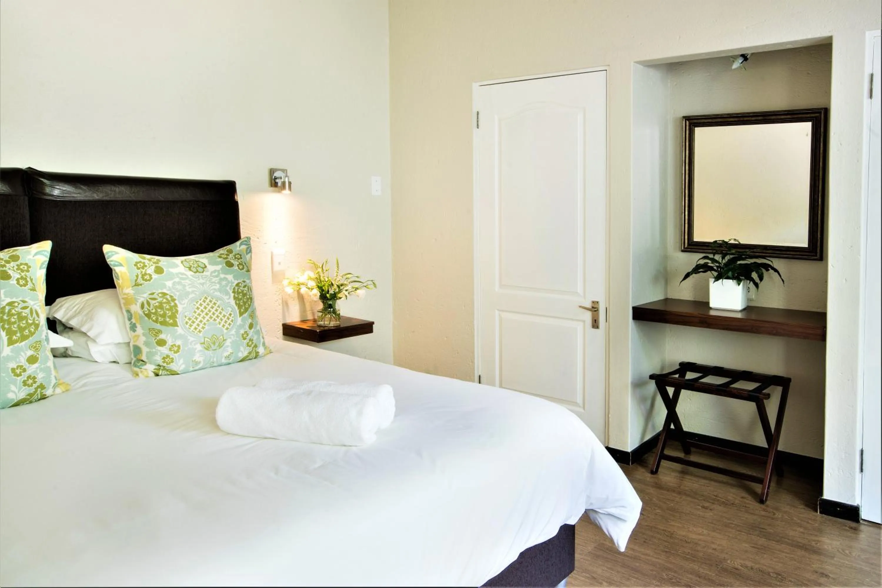 Bed in Sandton Slippers