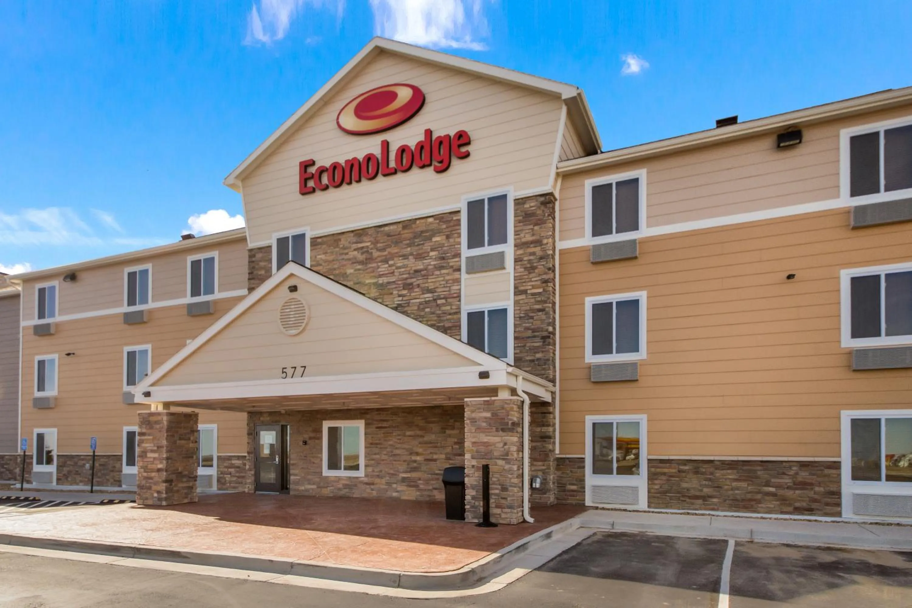 Facade/entrance in Econo Lodge Burlington I-70