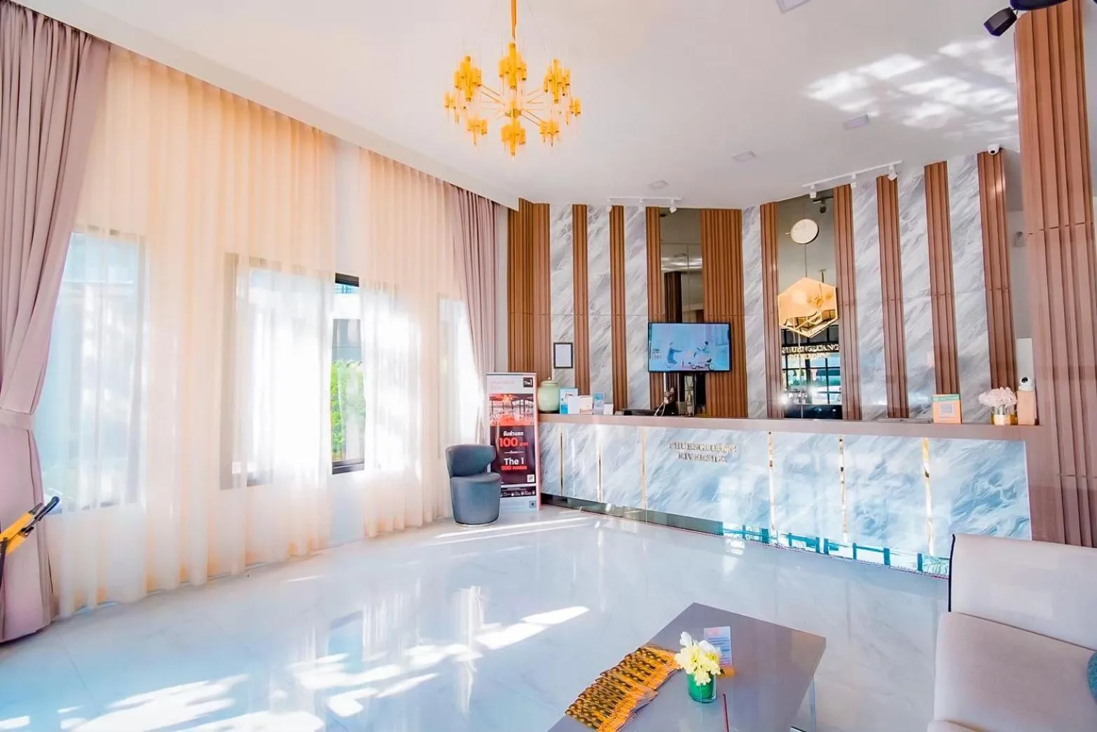 Lobby or reception in Phuengluang Riverside Hotel Chanthaburi