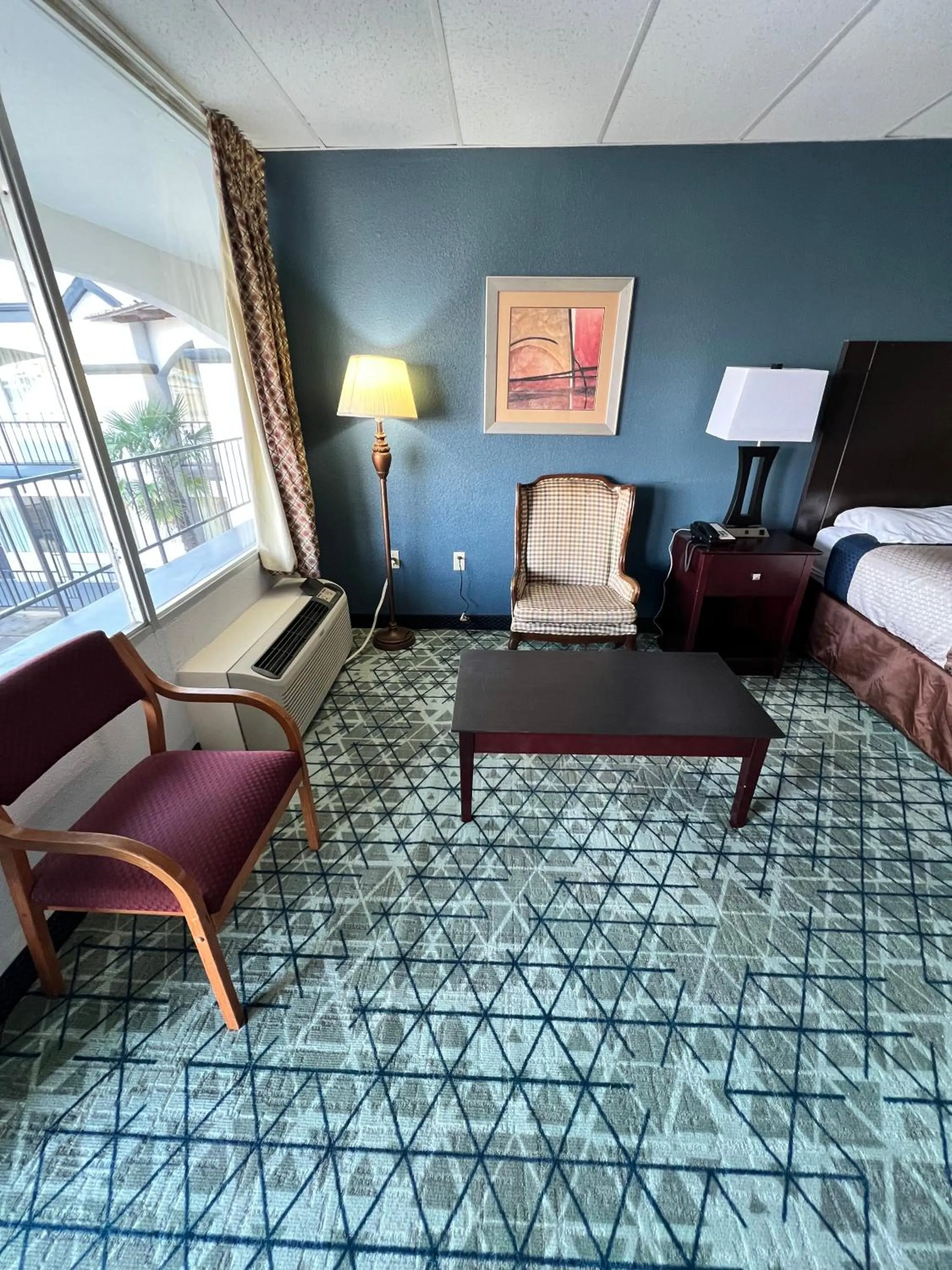 Bed in Executive Inn Texarkana