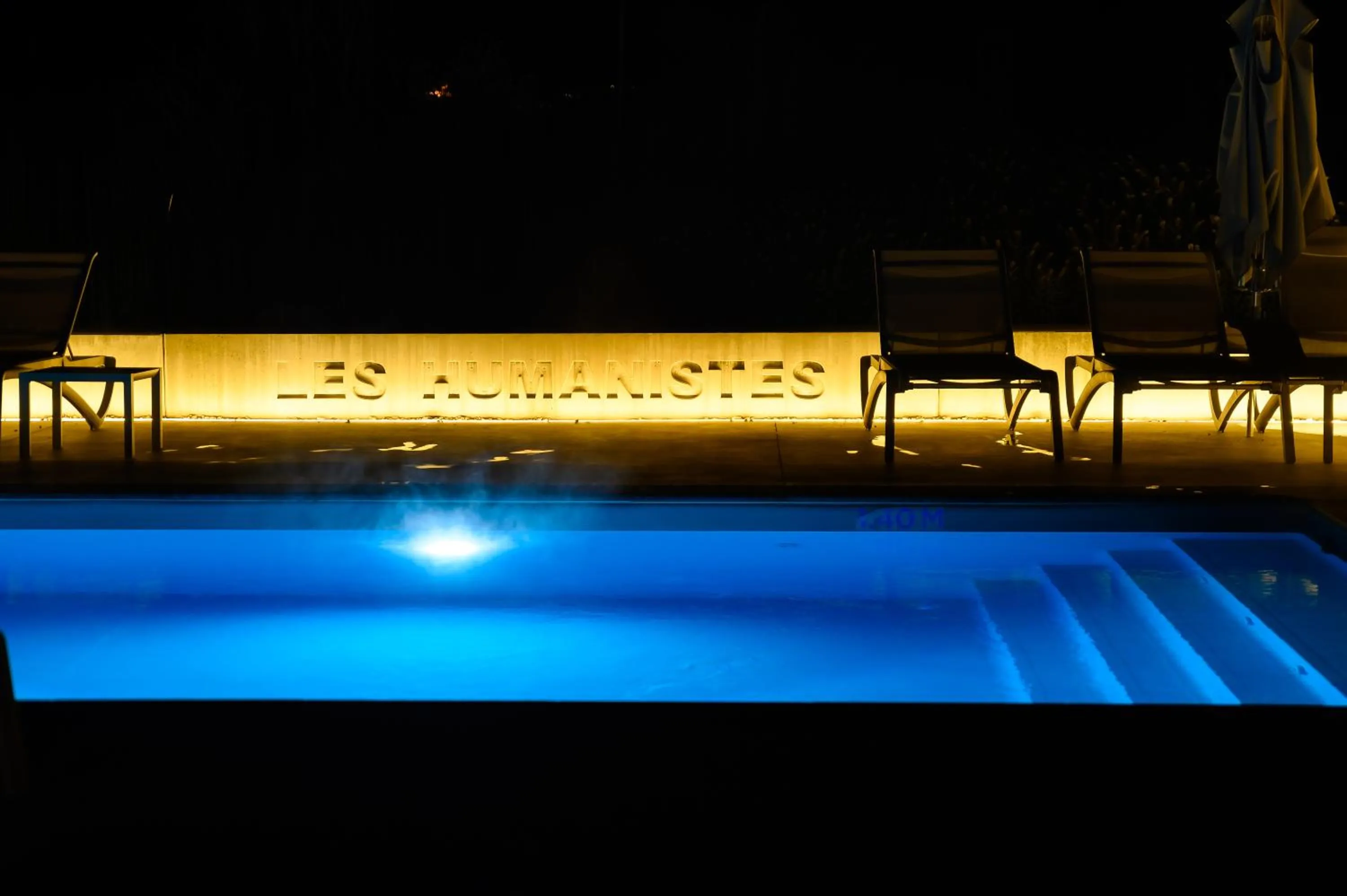 Swimming pool in Best Western Plus Hotel & Restaurant Les Humanistes Colmar Nord