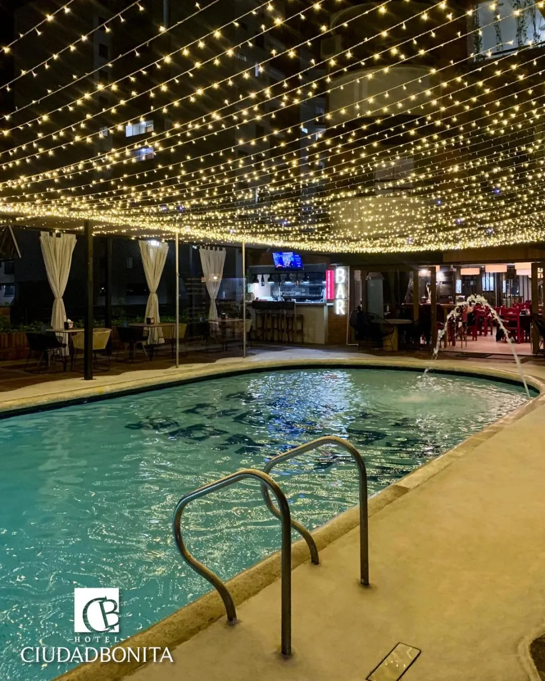 Swimming pool in Hotel Ciudad Bonita