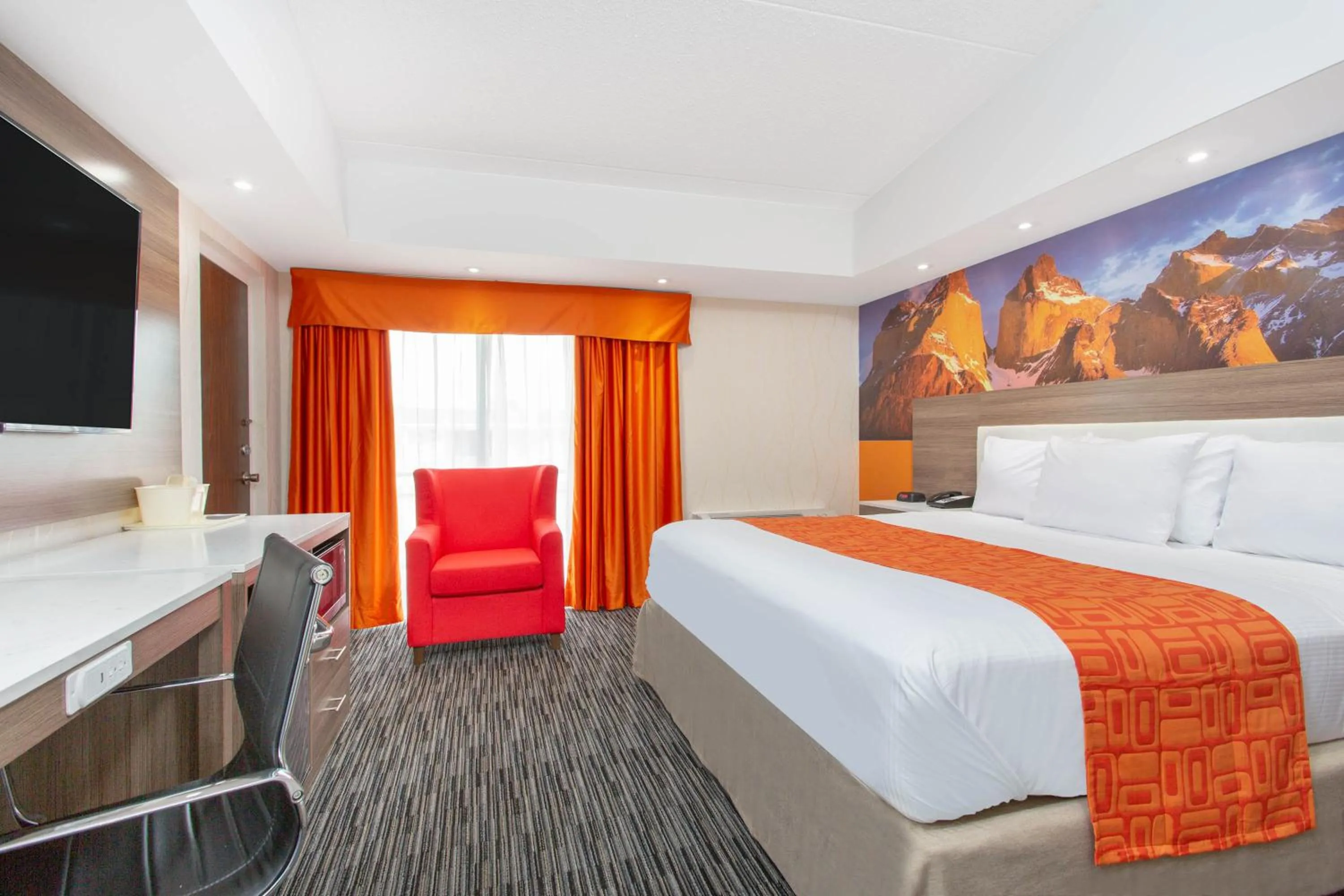 Photo of the whole room in Howard Johnson by Wyndham Harrisburg