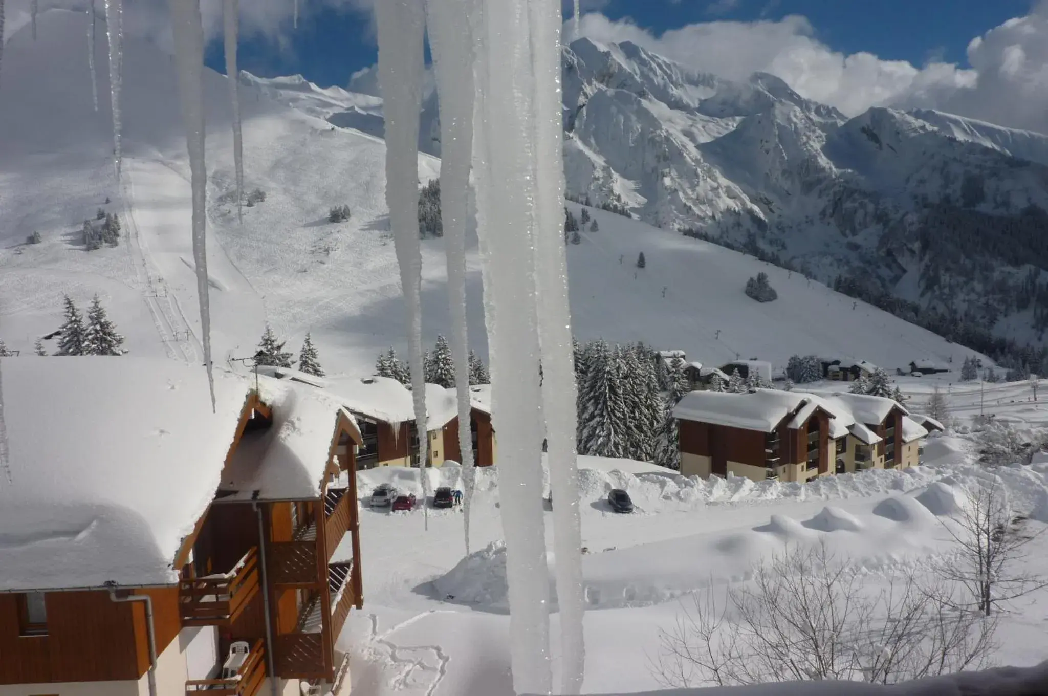 LES GRANDES PISTES A LES GRANDES PISTES A
