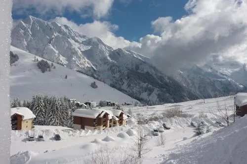 LES GRANDES PISTES A