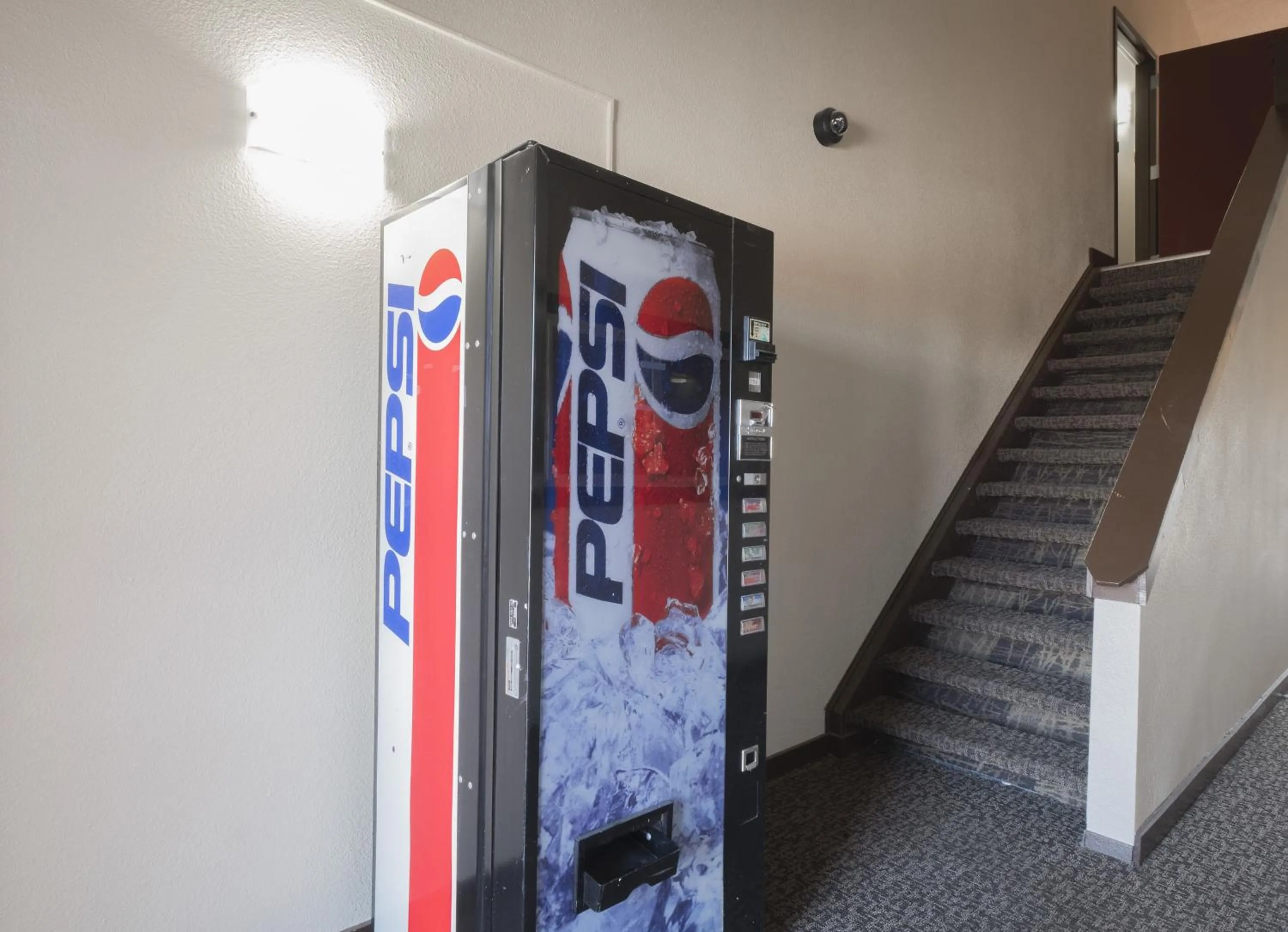 Photo of the whole room in Red Roof Inn Vermillion - U of South Dakota