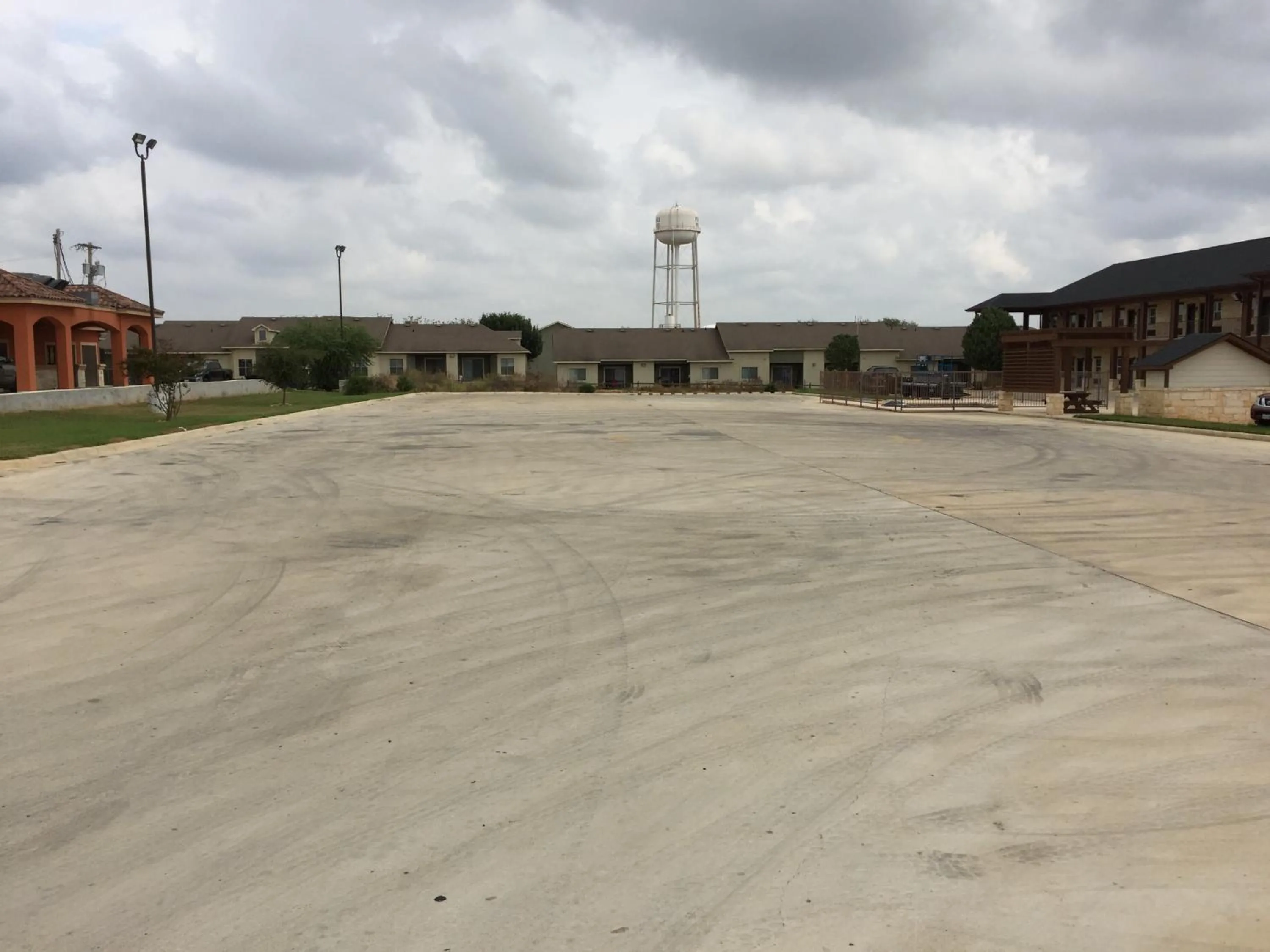 Area and facilities in Pearsall Inn and Suites