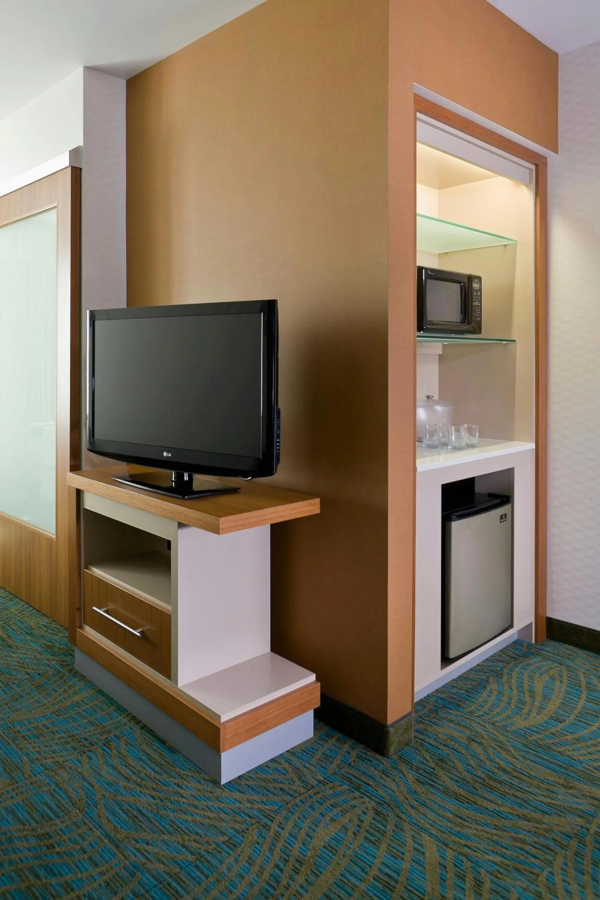 Photo of the whole room in SpringHill Suites by Marriott Philadelphia Langhorne