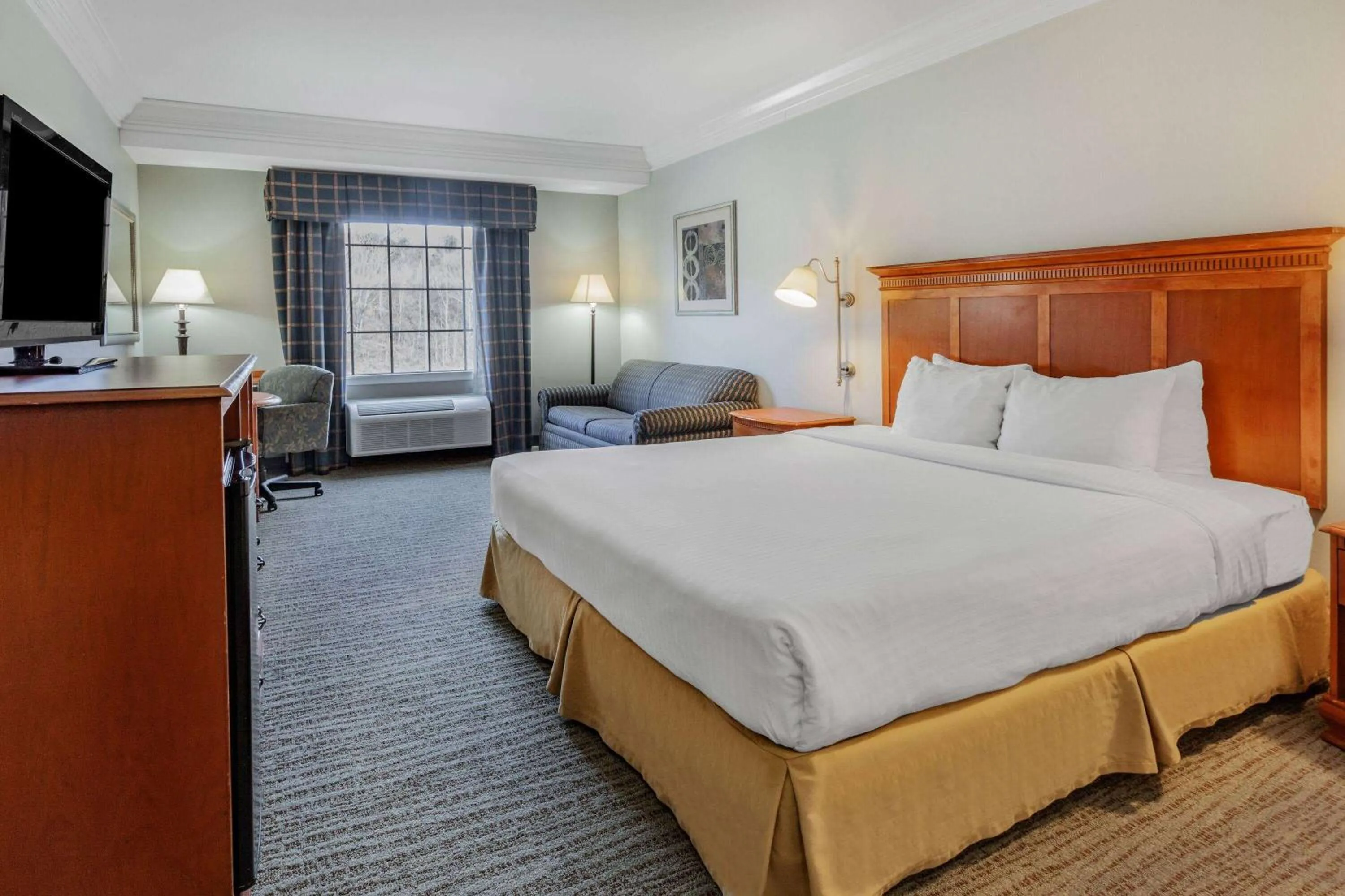 Photo of the whole room, Bed in Days Inn by Wyndham Alta Vista