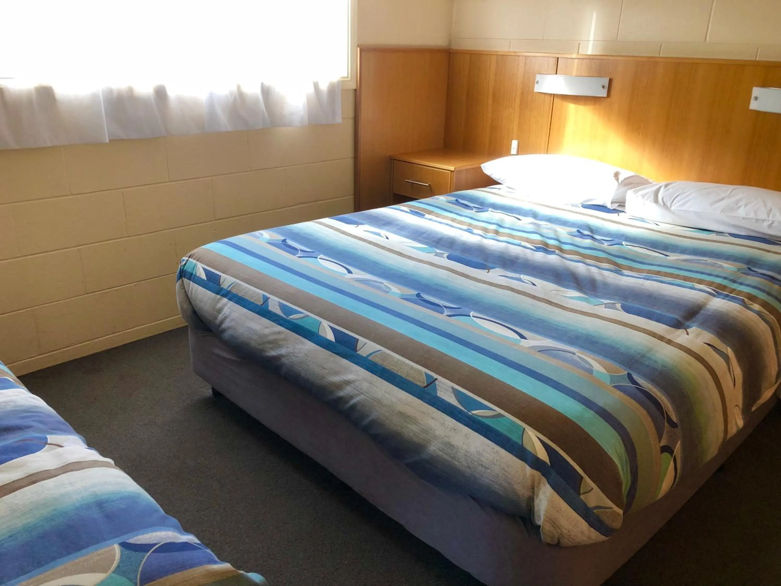 Other, Bed in Sheffield Motor Inn