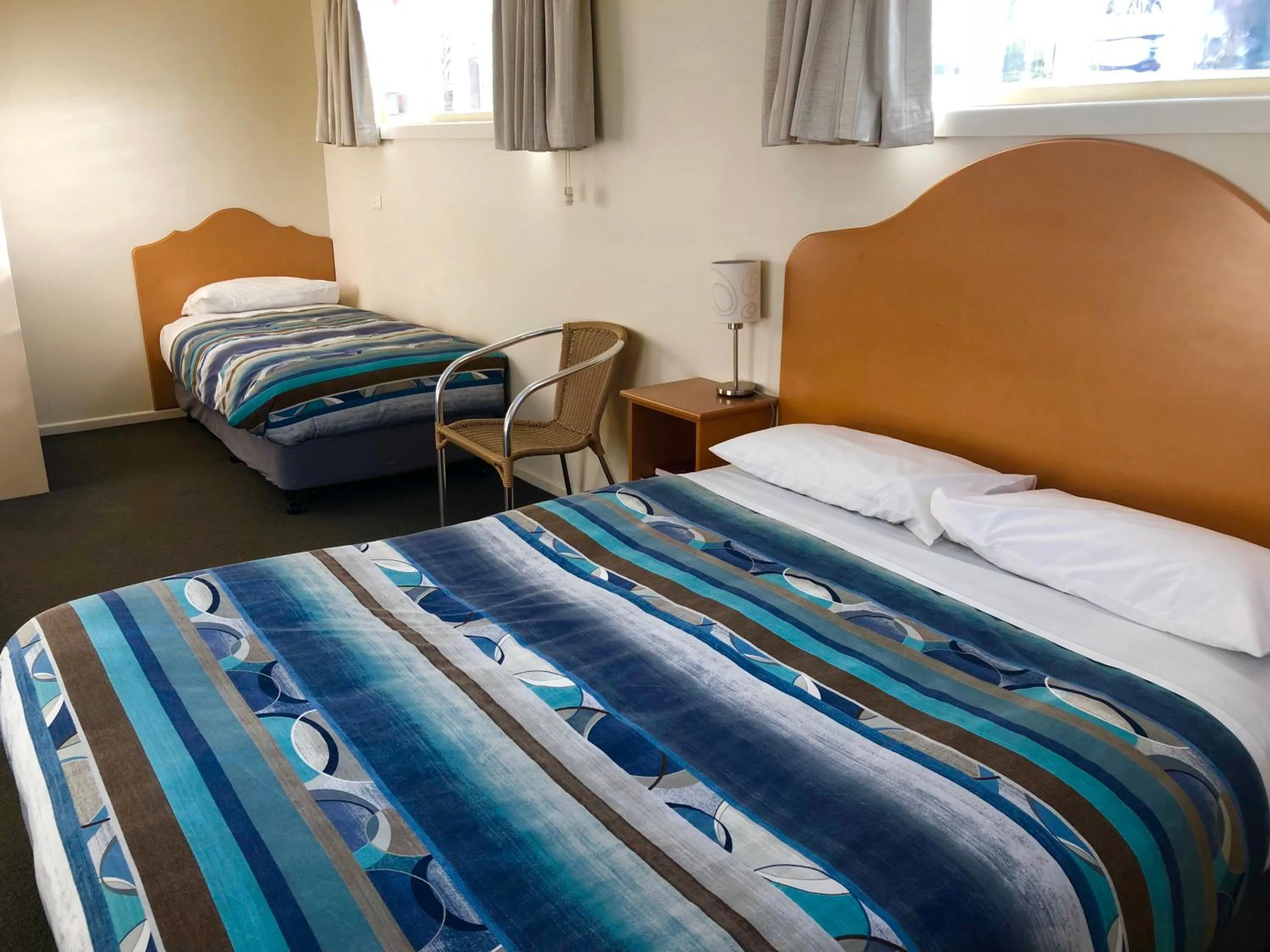 Bedroom, Bed in Sheffield Motor Inn