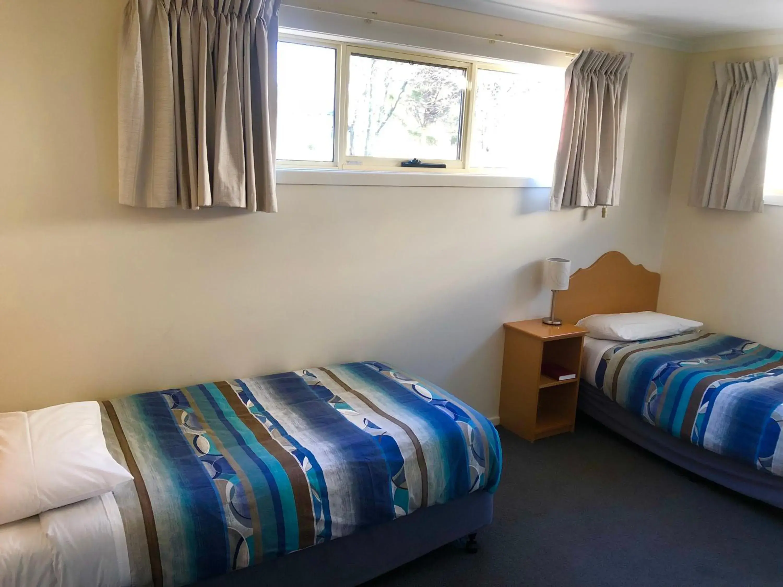 Bedroom, Bed in Sheffield Motor Inn Bedroom, Bed in Sheffield Motor Inn