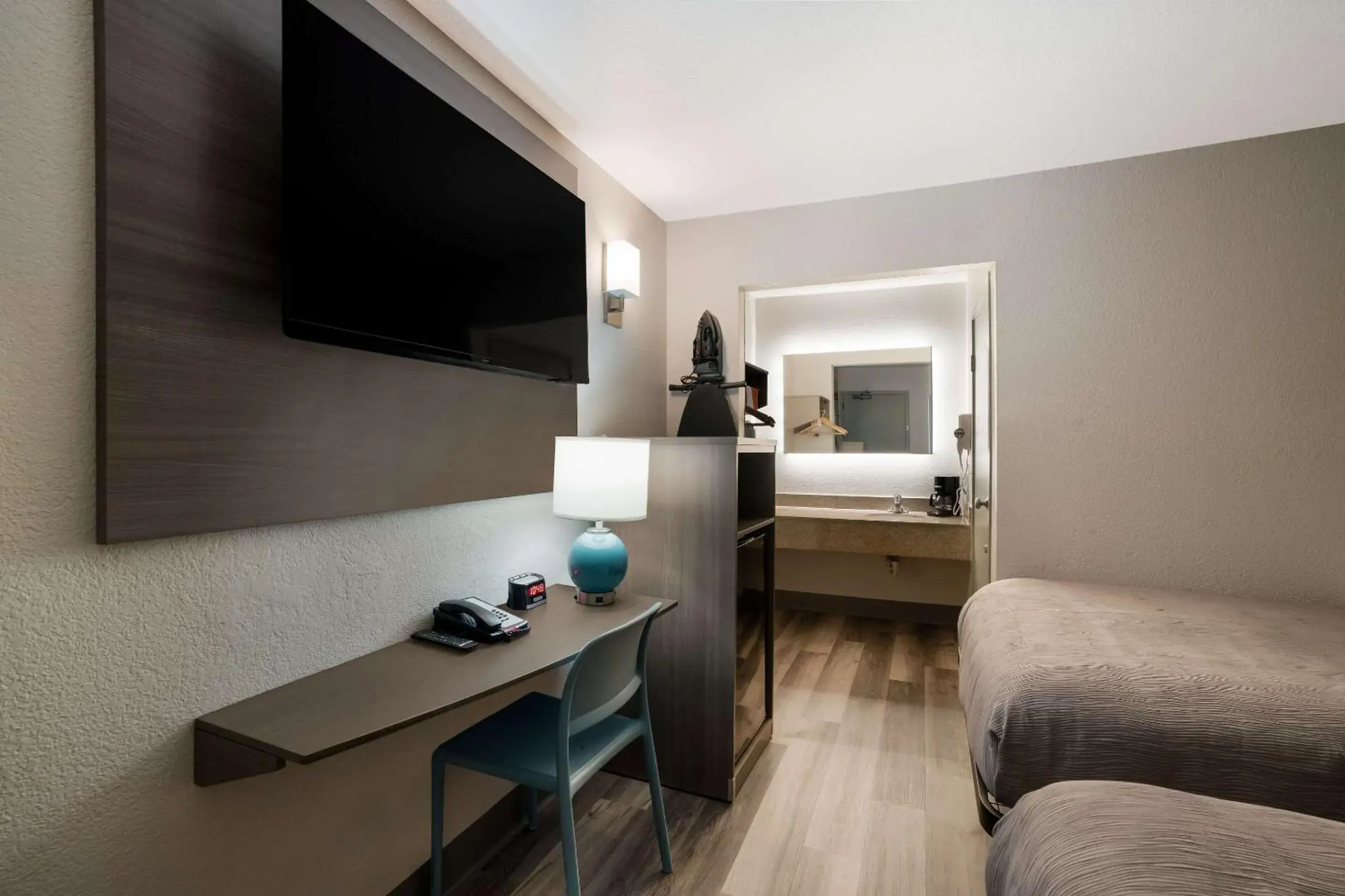 Bedroom in Quality Inn Elk Grove-Sacramento Bedroom in Quality Inn Elk Grove-Sacramento