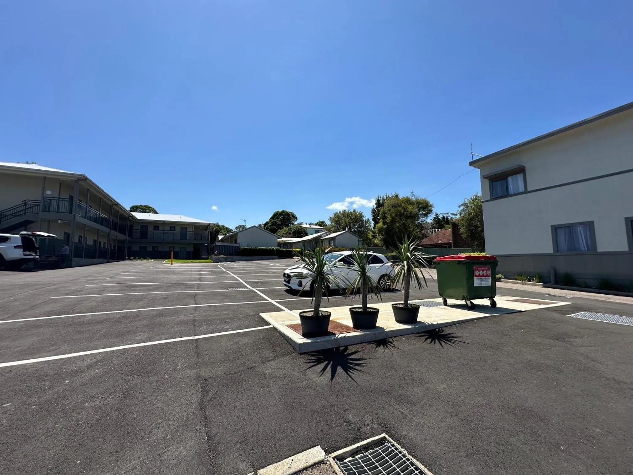 Parking in Travellers Motor Village