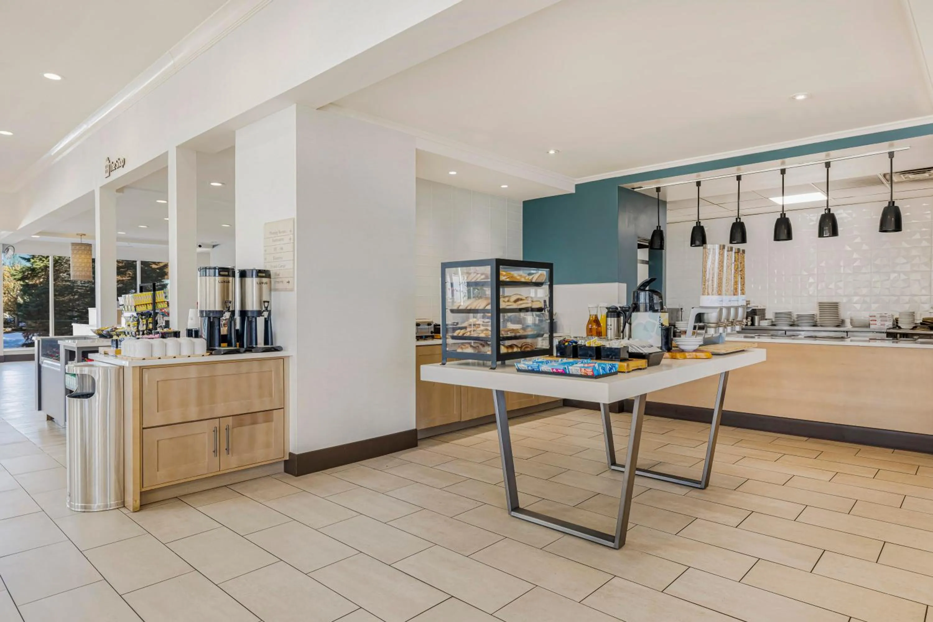 Coffee/tea facilities in Hilton Garden Inn Colorado Springs Airport