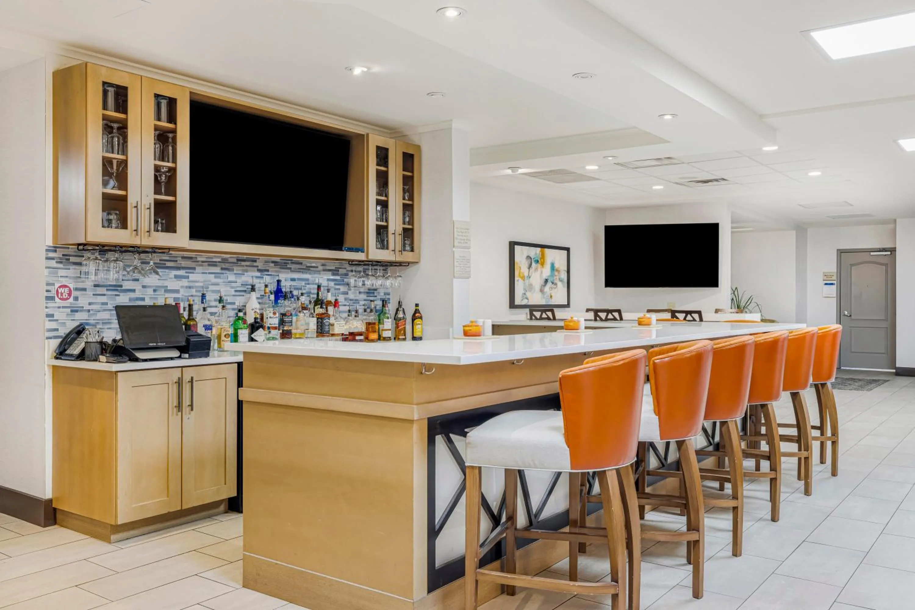 Restaurant/places to eat in Hilton Garden Inn Colorado Springs Airport