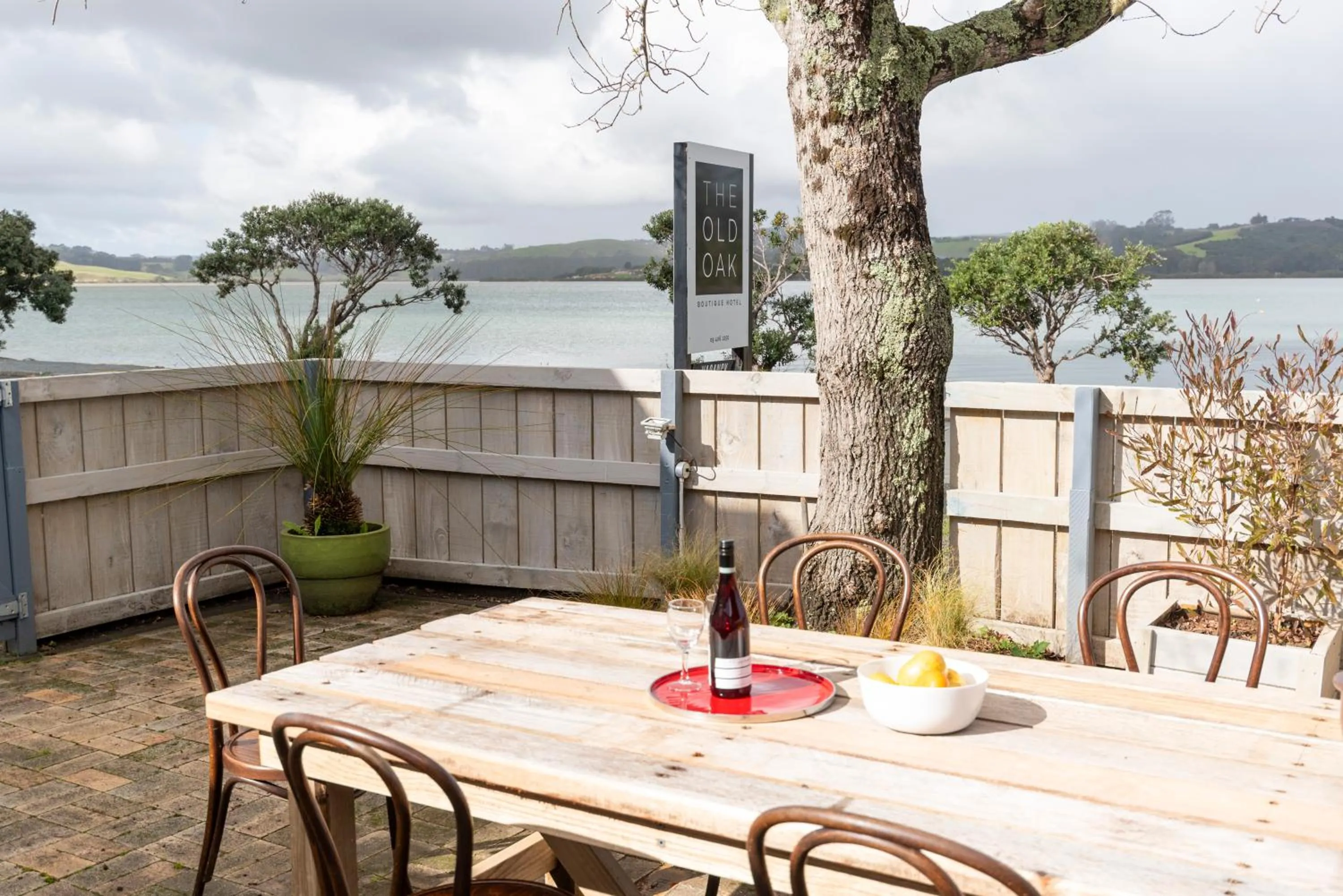 The Old Oak Boutique Hotel