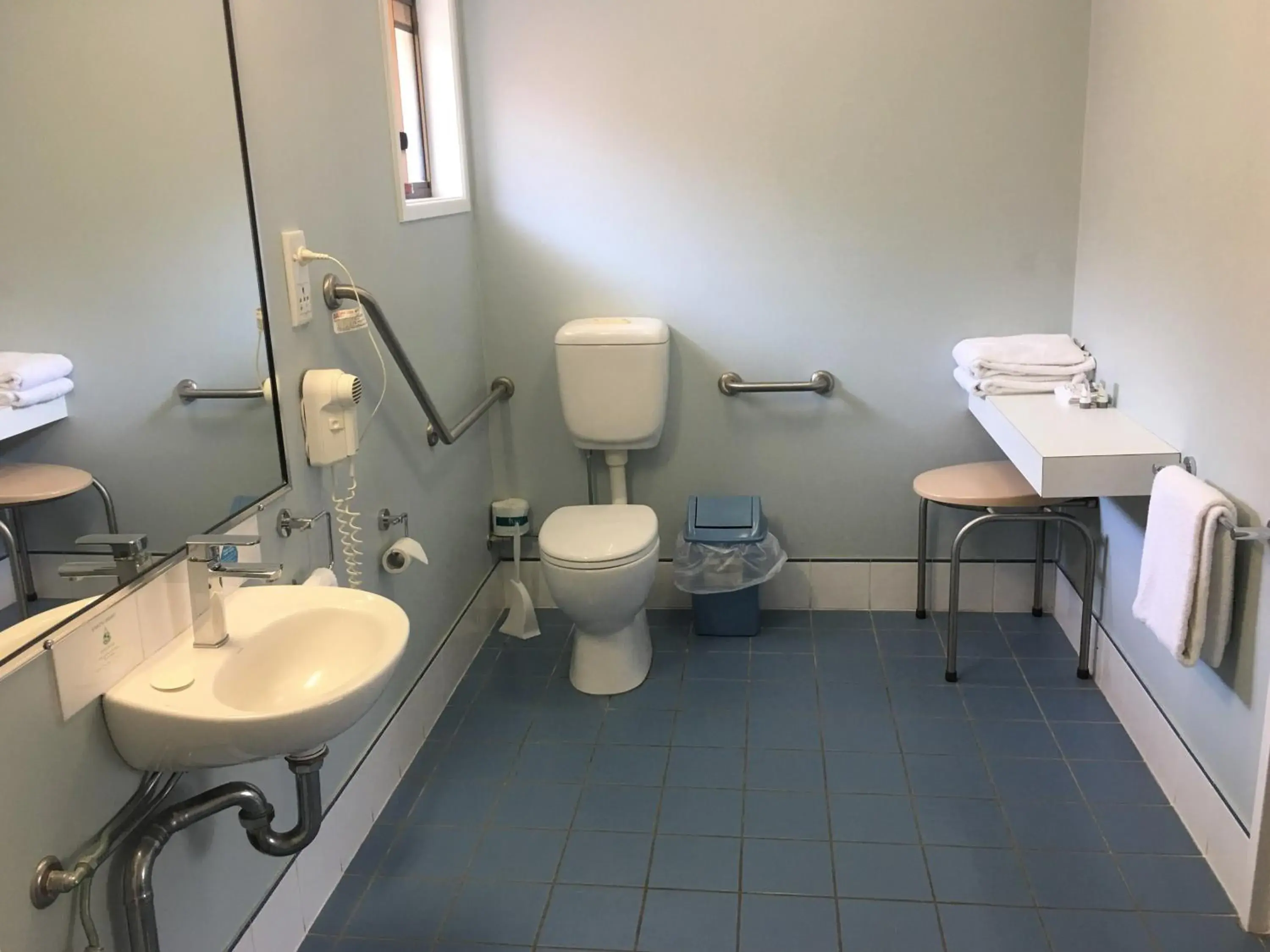 Disability Access Room in Country Motel Ipswich Disability Access Room in Country Motel Ipswich