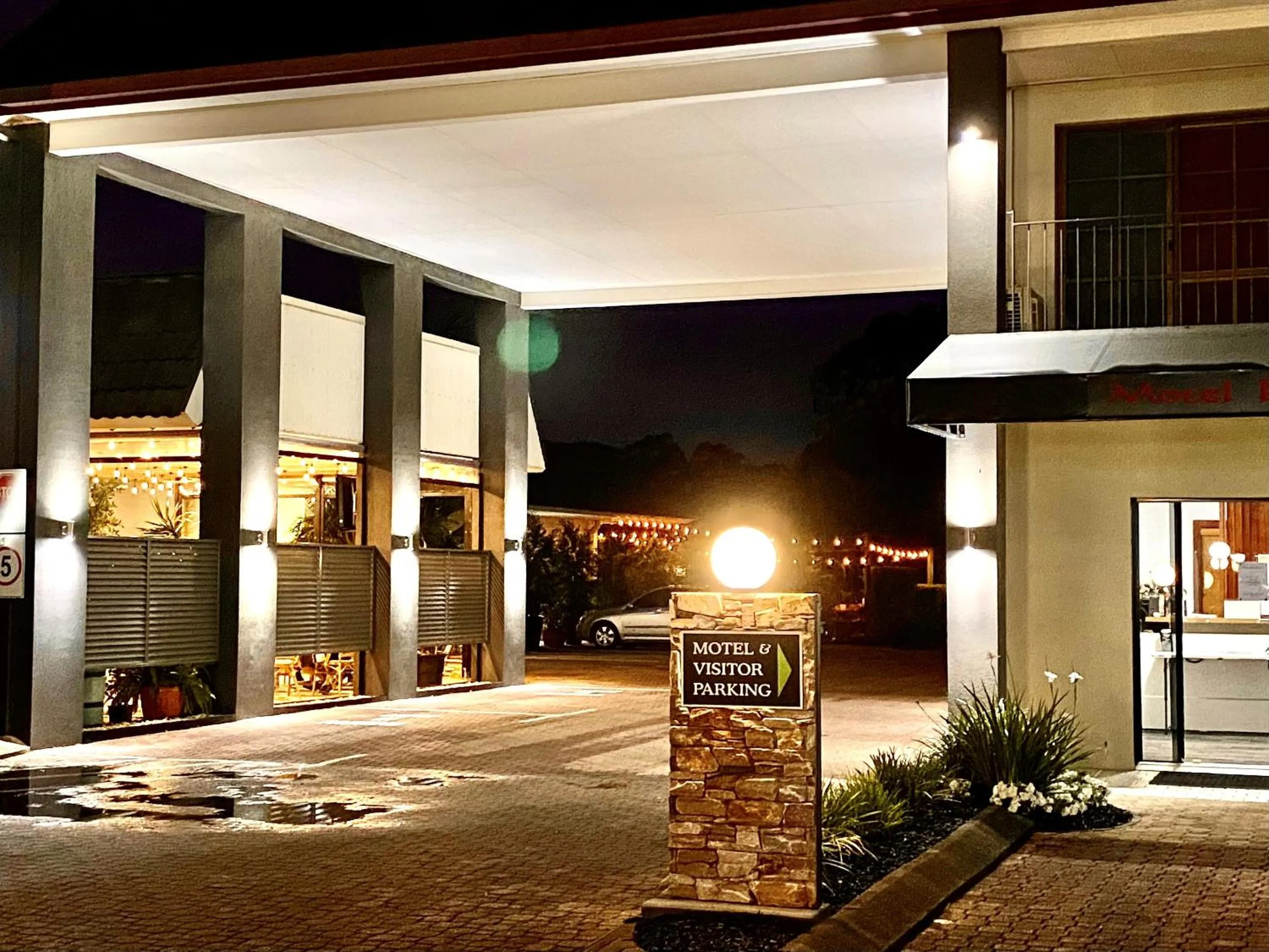 Property building in Country Motel Ipswich