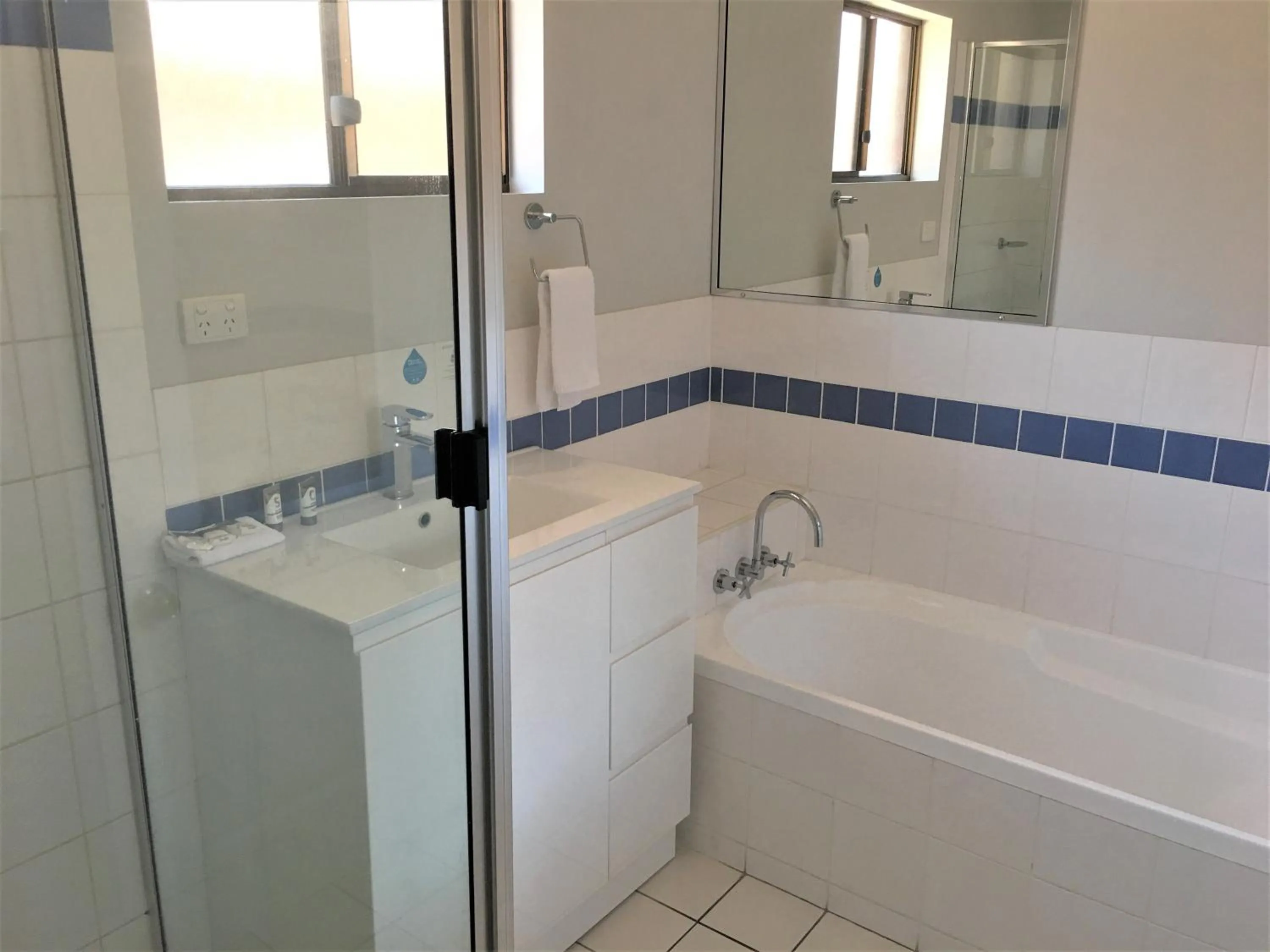 Bathroom in Country Motel Ipswich