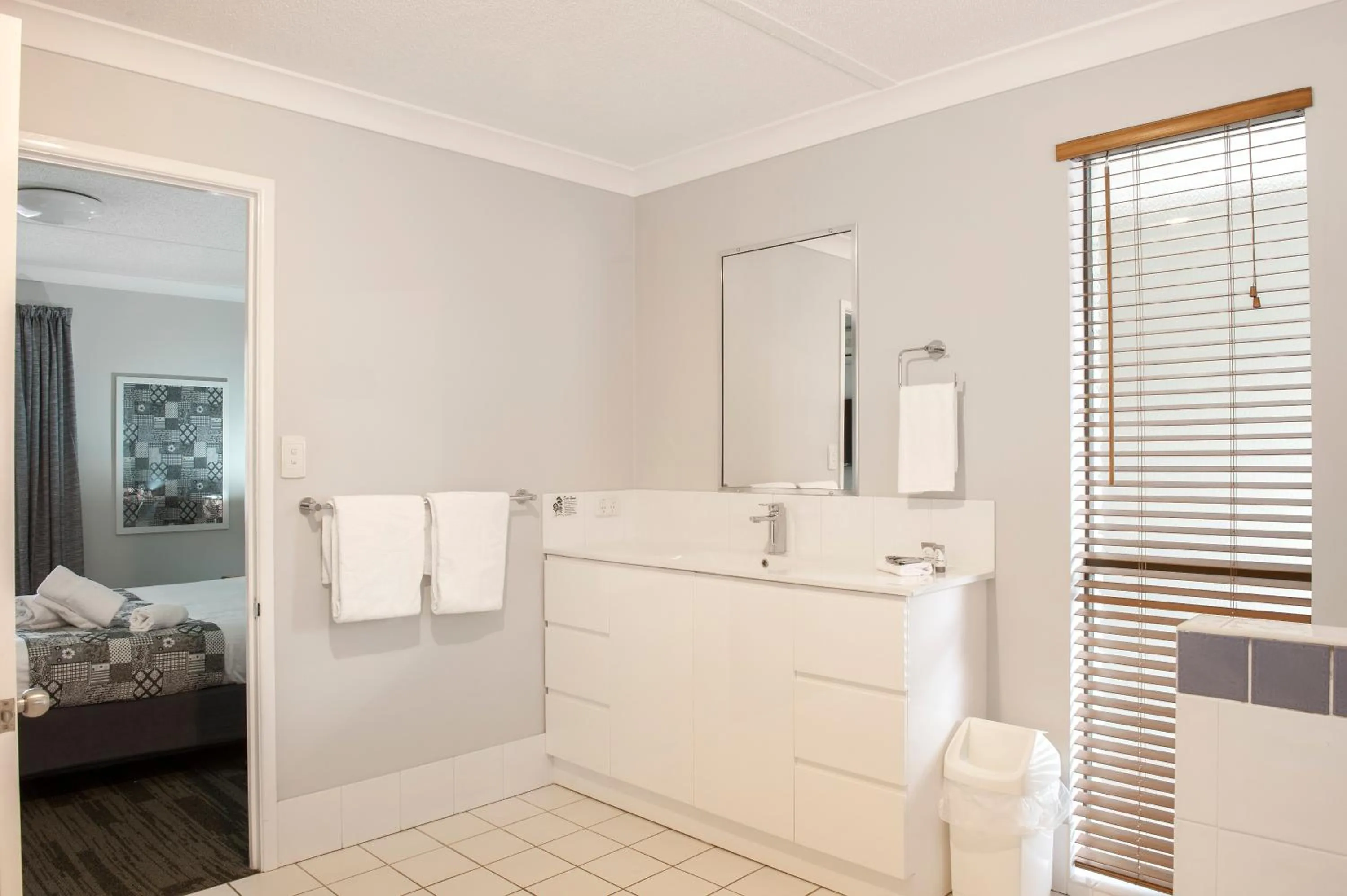 Bathroom in Country Motel Ipswich