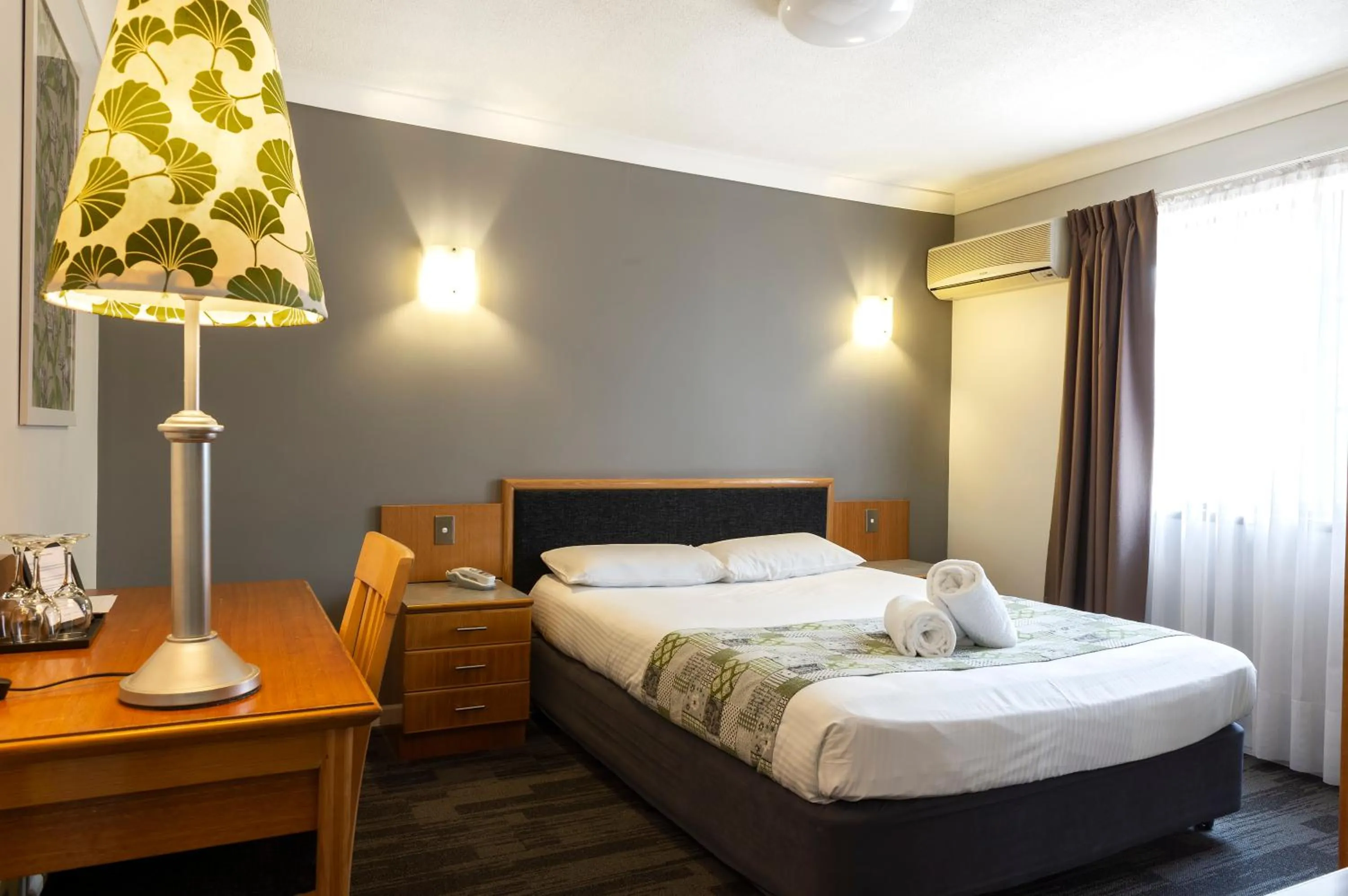 Bed in Country Motel Ipswich