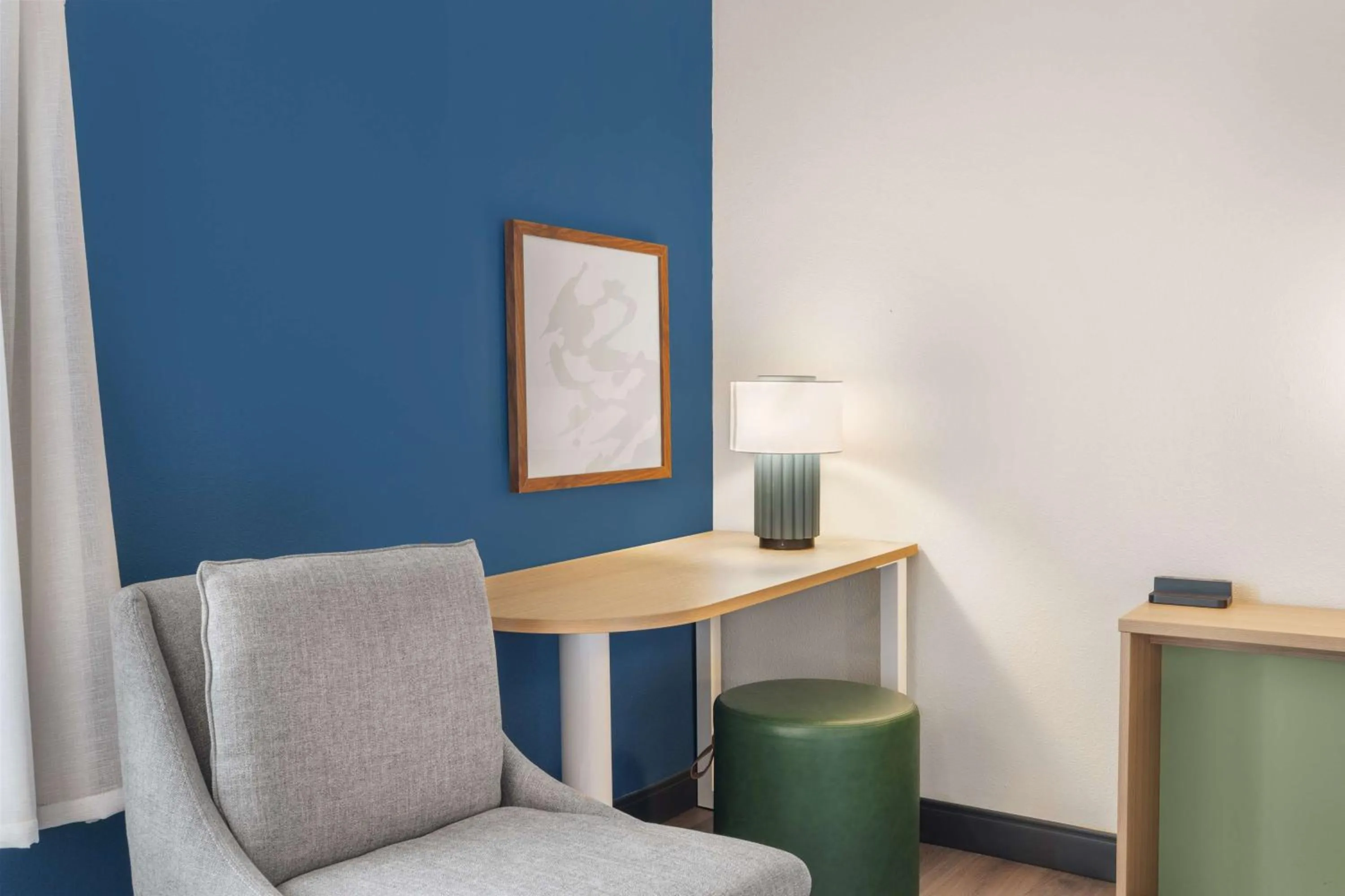 Photo of the whole room in Spark by Hilton Colorado Springs I 25 Central