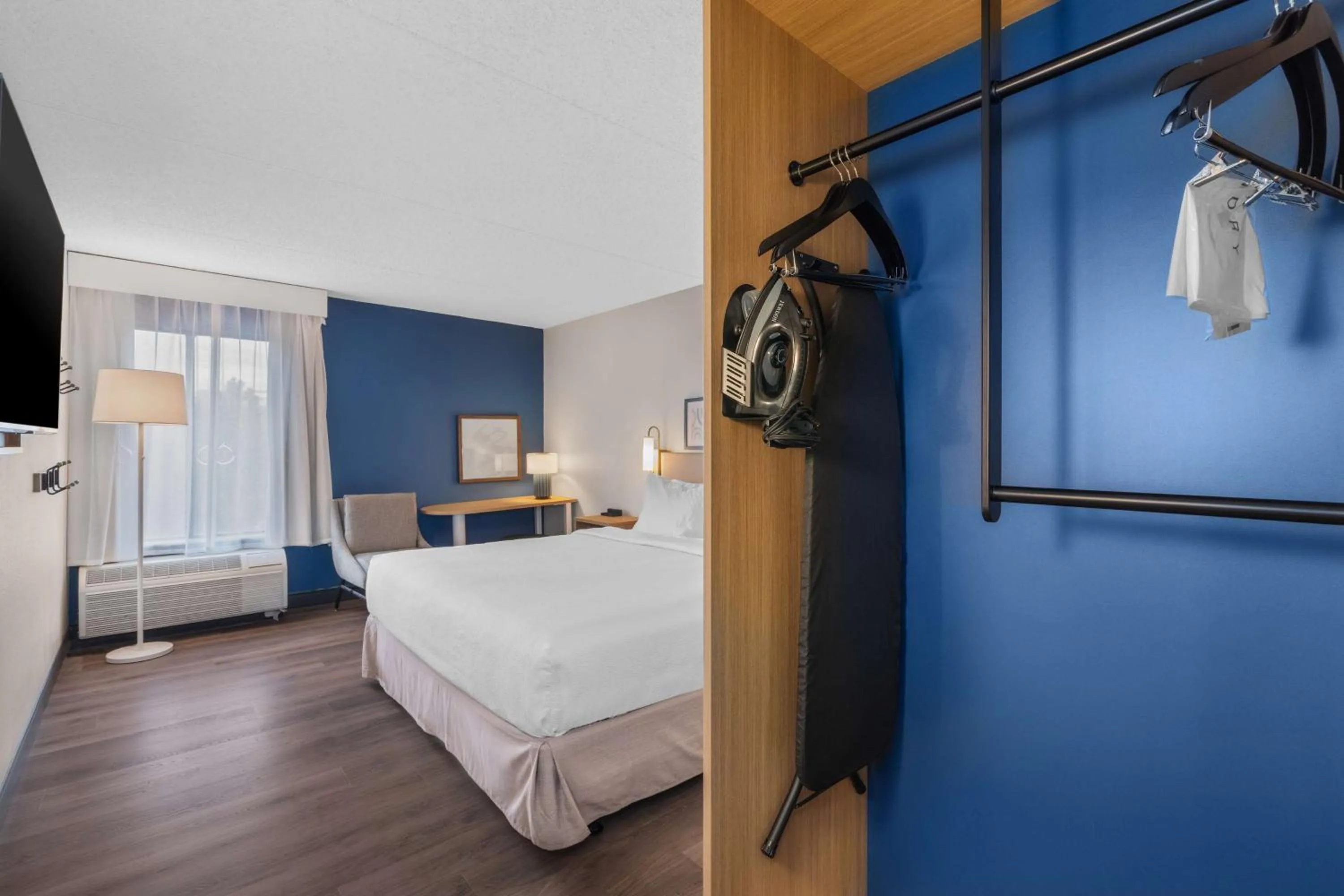 Bed in Spark by Hilton Colorado Springs I 25 Central