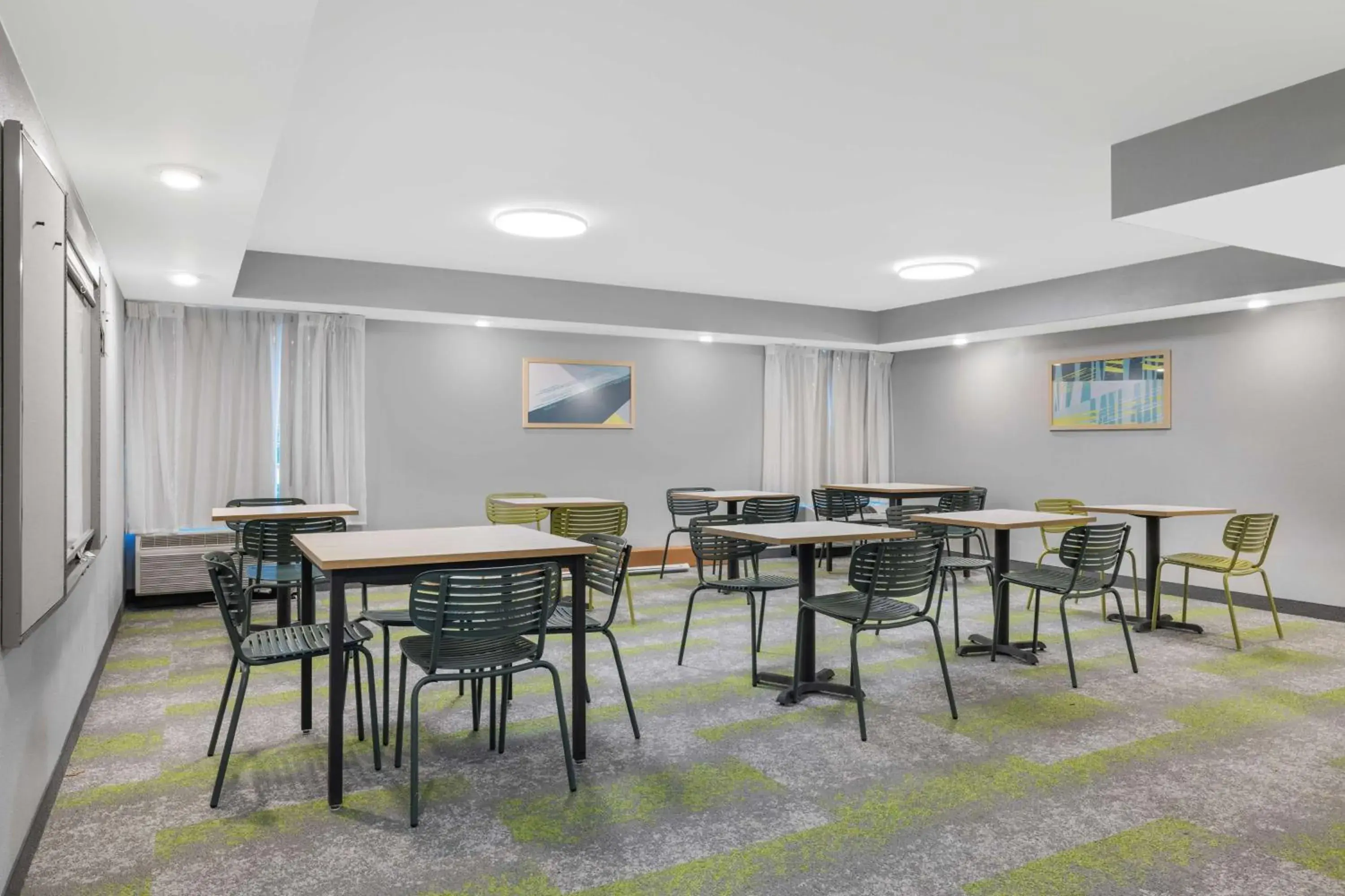 Lobby or reception in Spark by Hilton Colorado Springs I 25 Central Lobby or reception in Spark by Hilton Colorado Springs I 25 Central