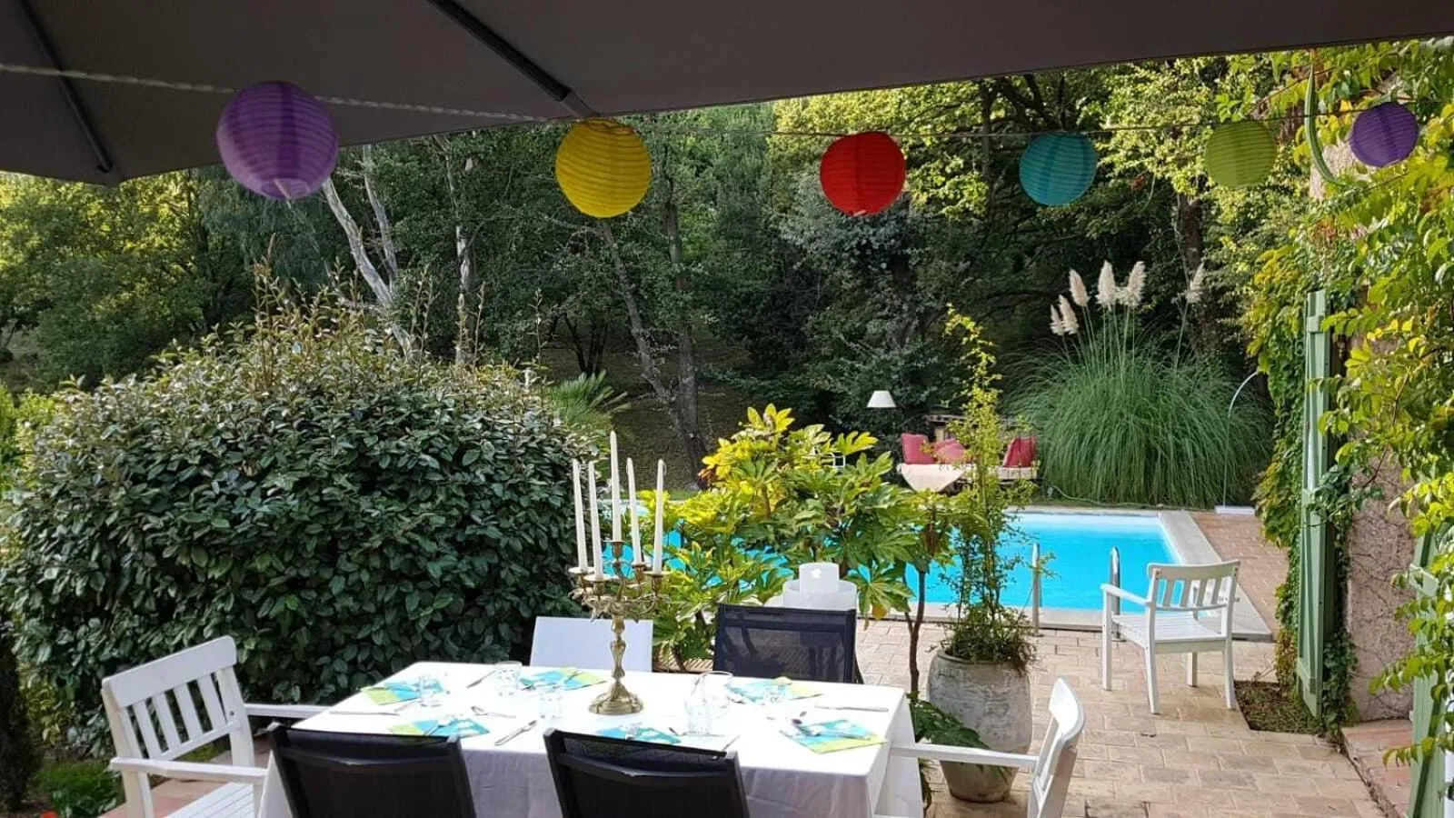 Dining area in Villa Fontane Provence